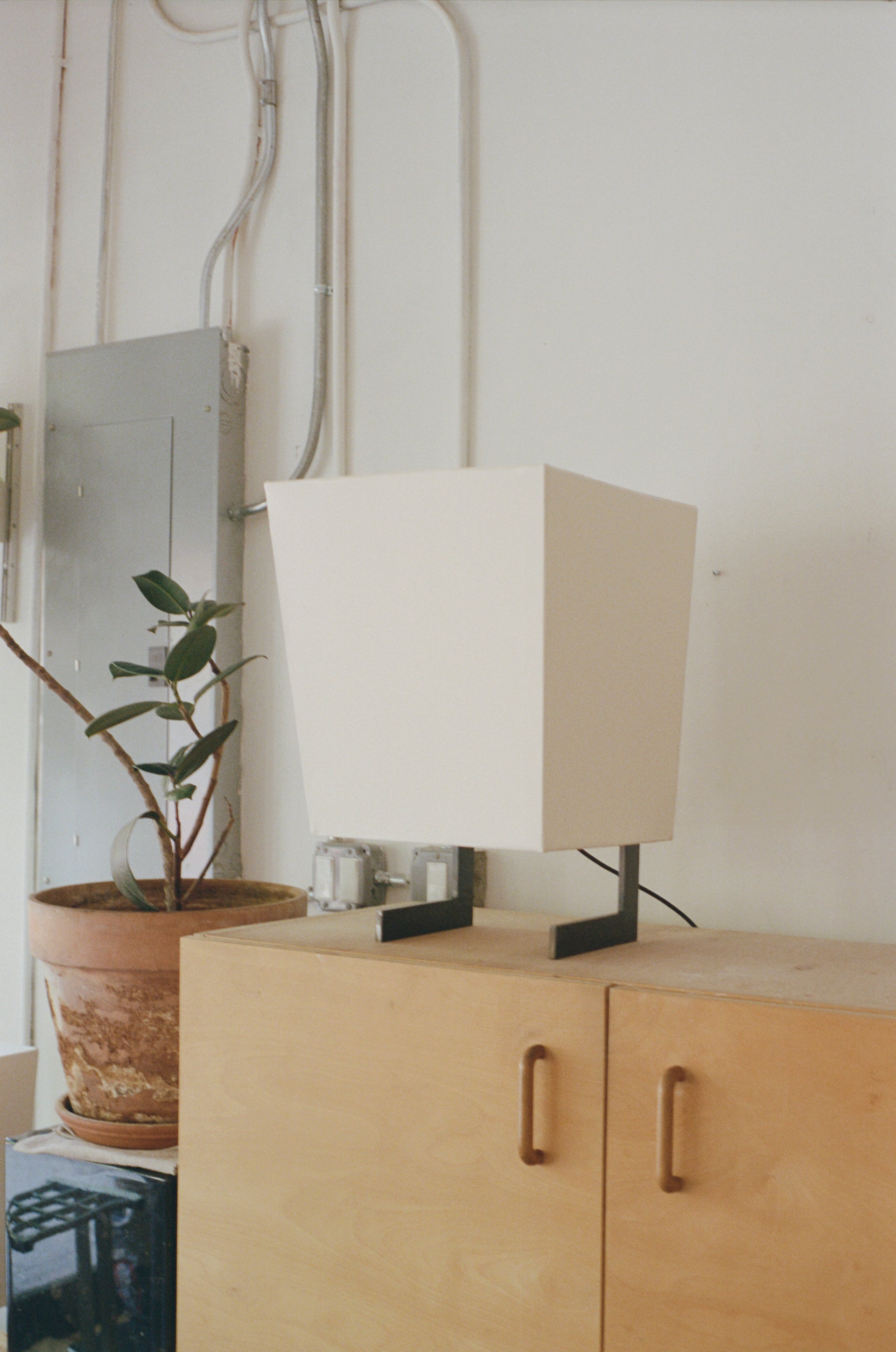 BIG TABLE LAMP BY RYAN JONES