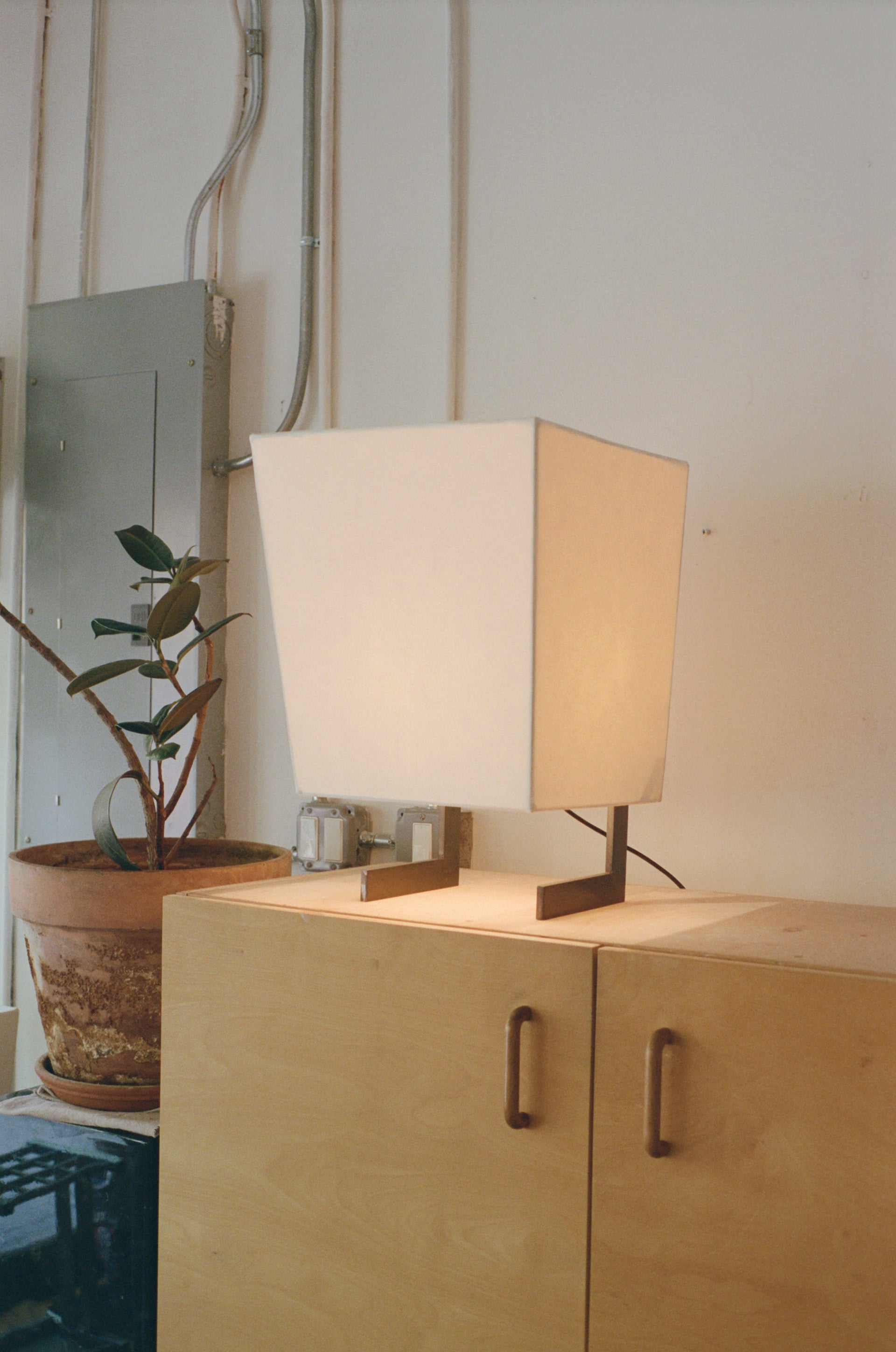 BIG TABLE LAMP BY RYAN JONES