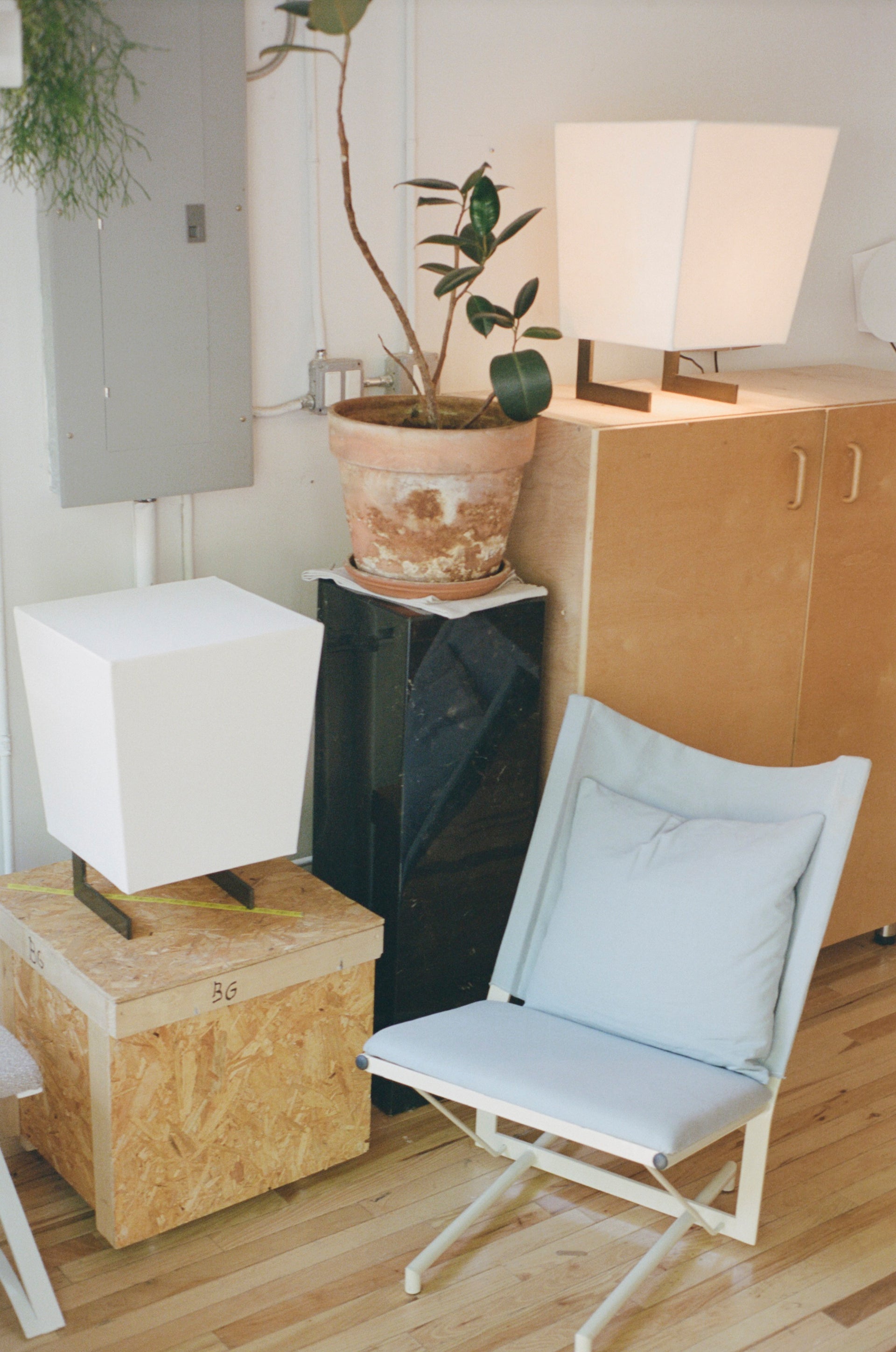 BIG TABLE LAMP BY RYAN JONES