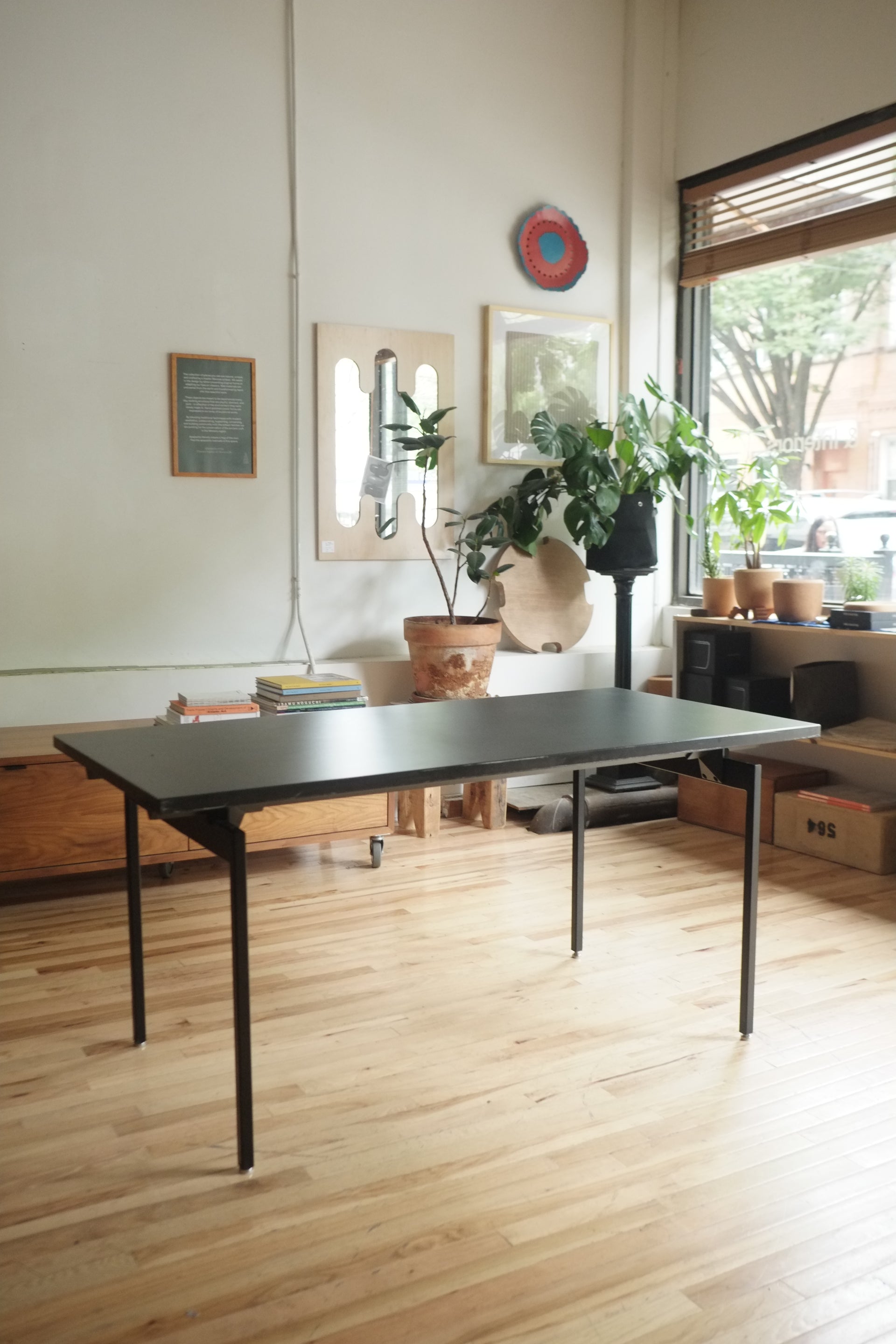 Antenna Table by Knoll (White or Black available)