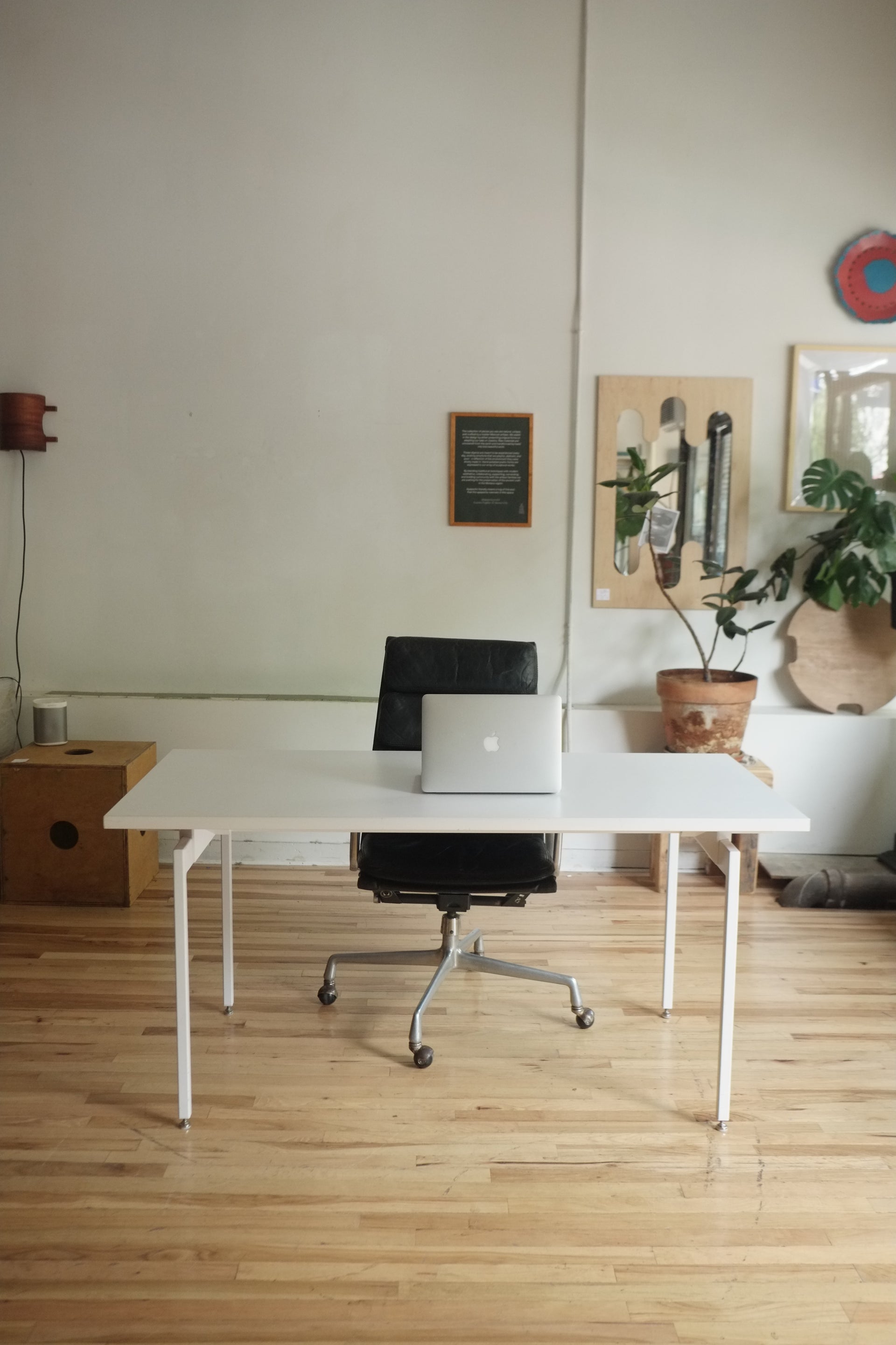 Antenna Table by Knoll (White or Black available)