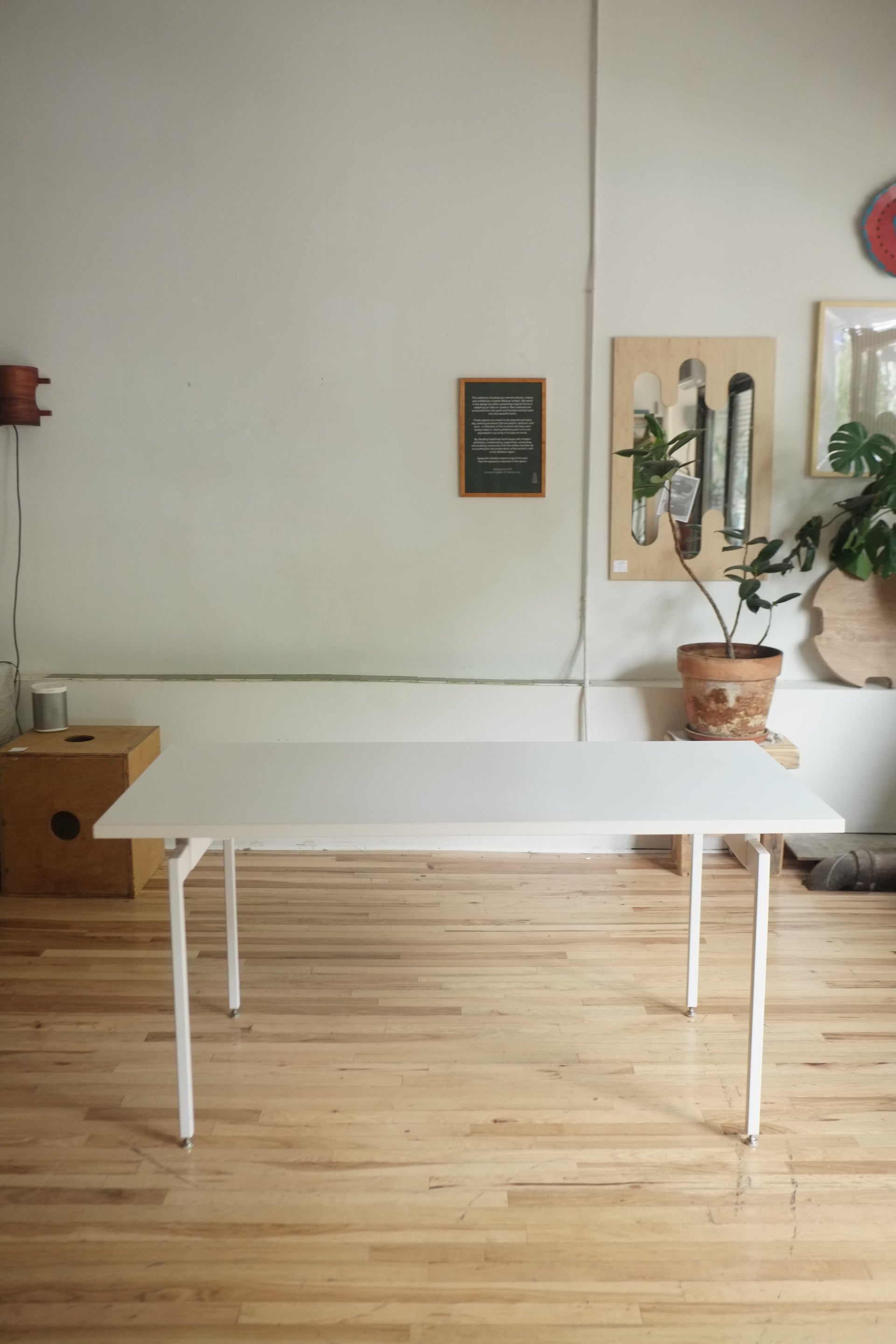 Antenna Table by Knoll (White or Black available)