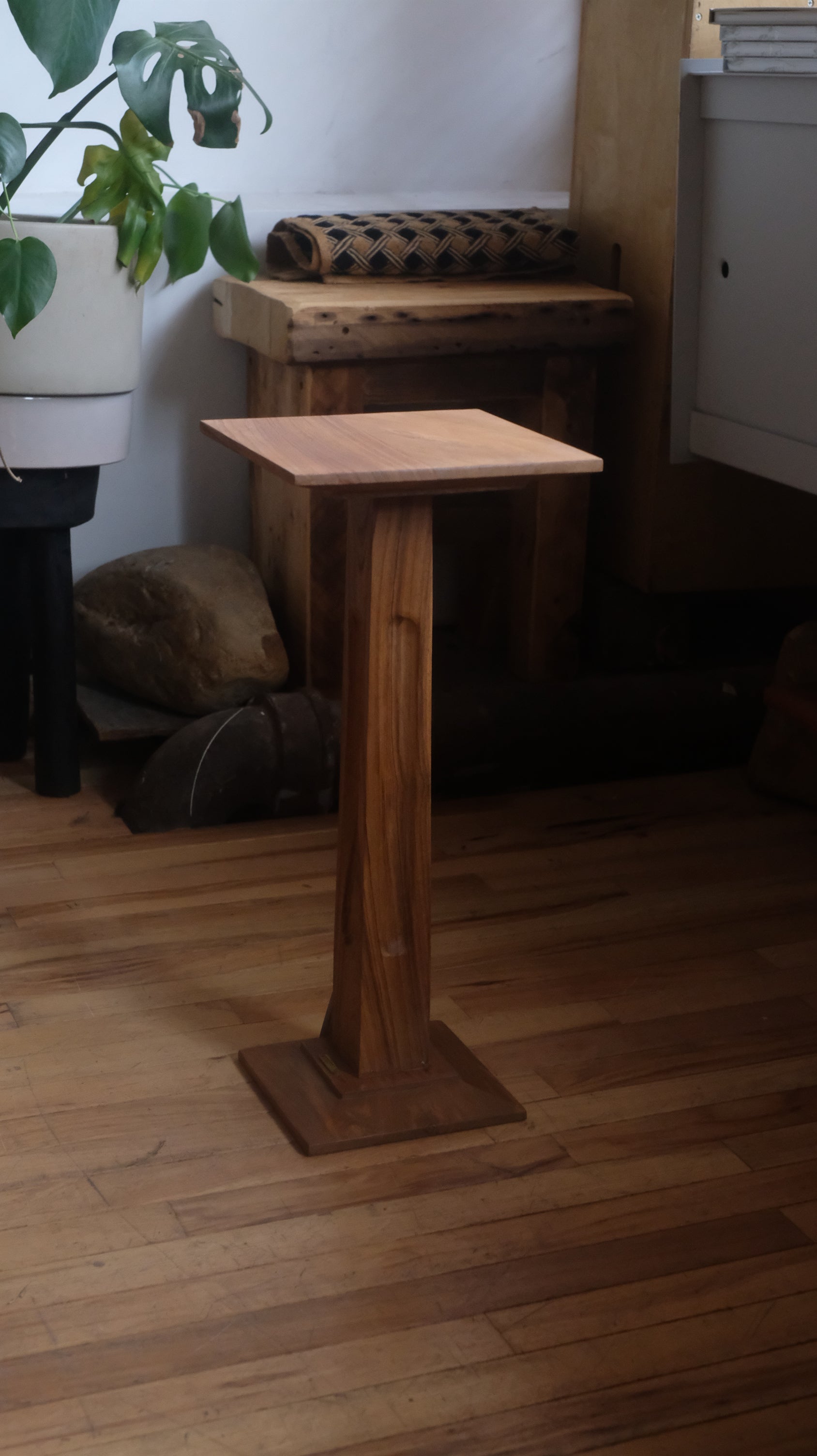 WOODEN SIDE TABLE / Pedestal – lichennyc