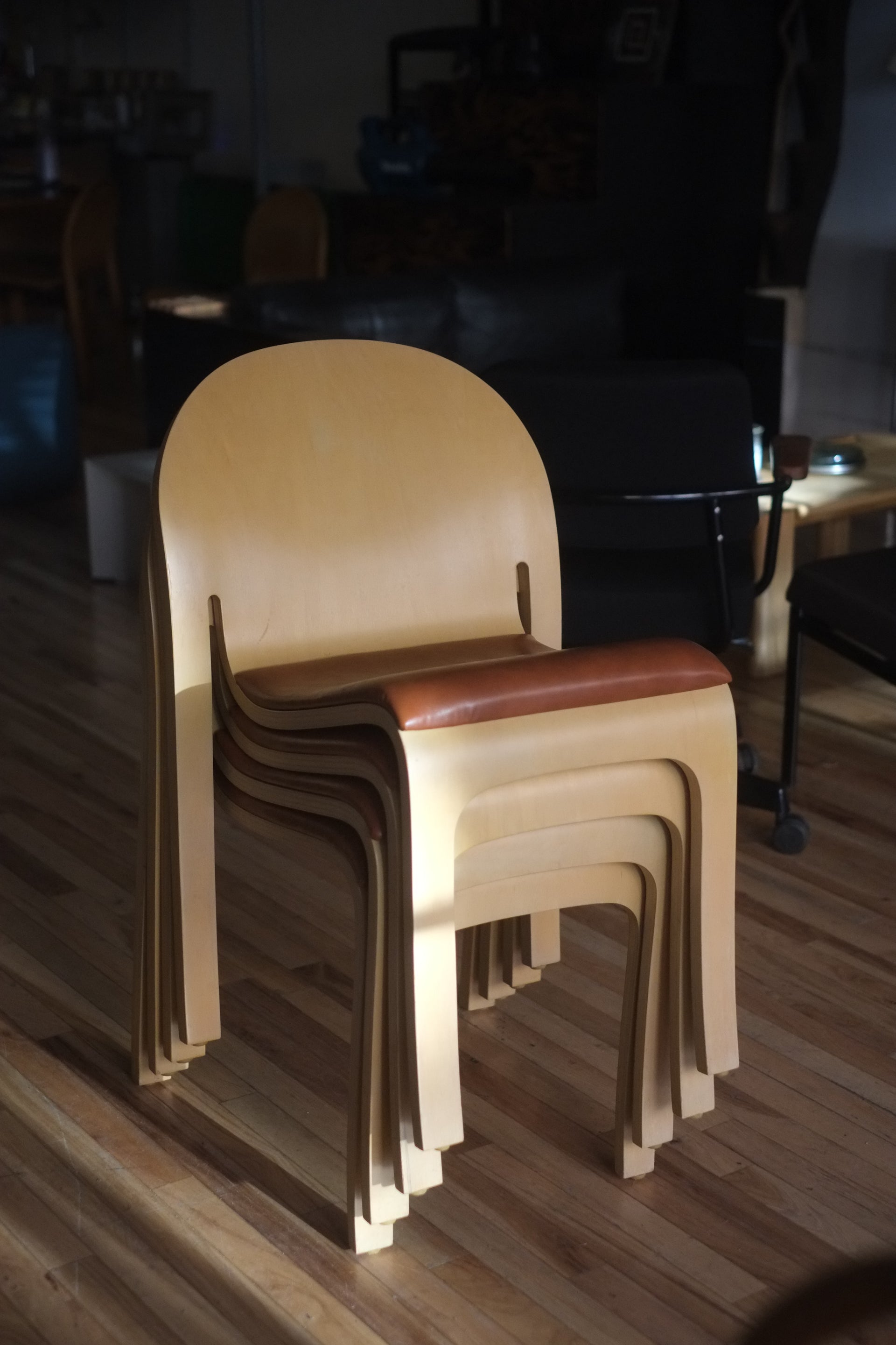 Bodyform Chair by Peter Danko (price per)