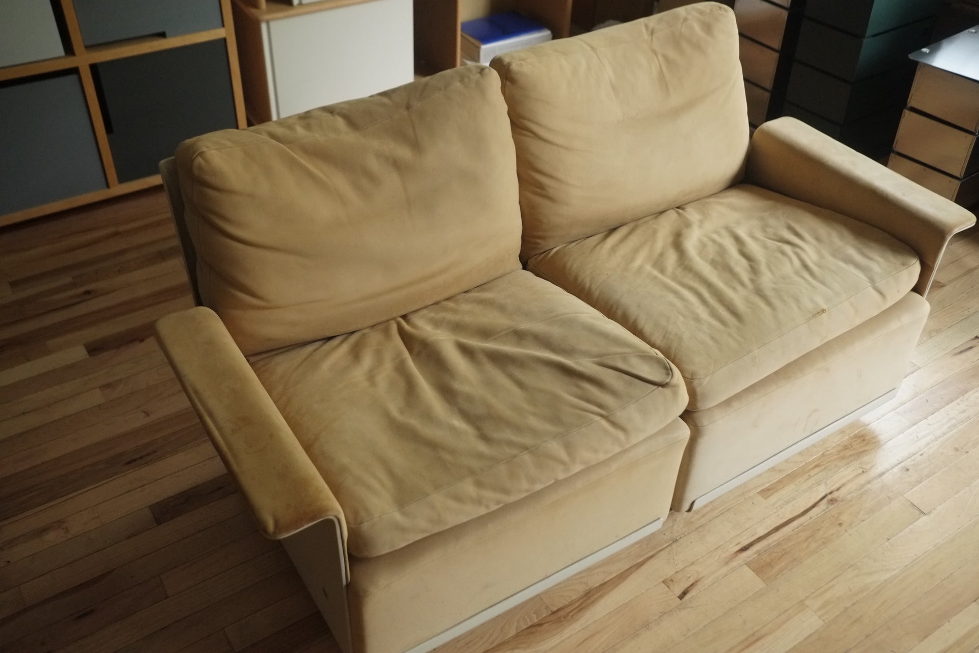 620 Program 2-Seater in tan Suede by Dieter Rams for Vitsœ