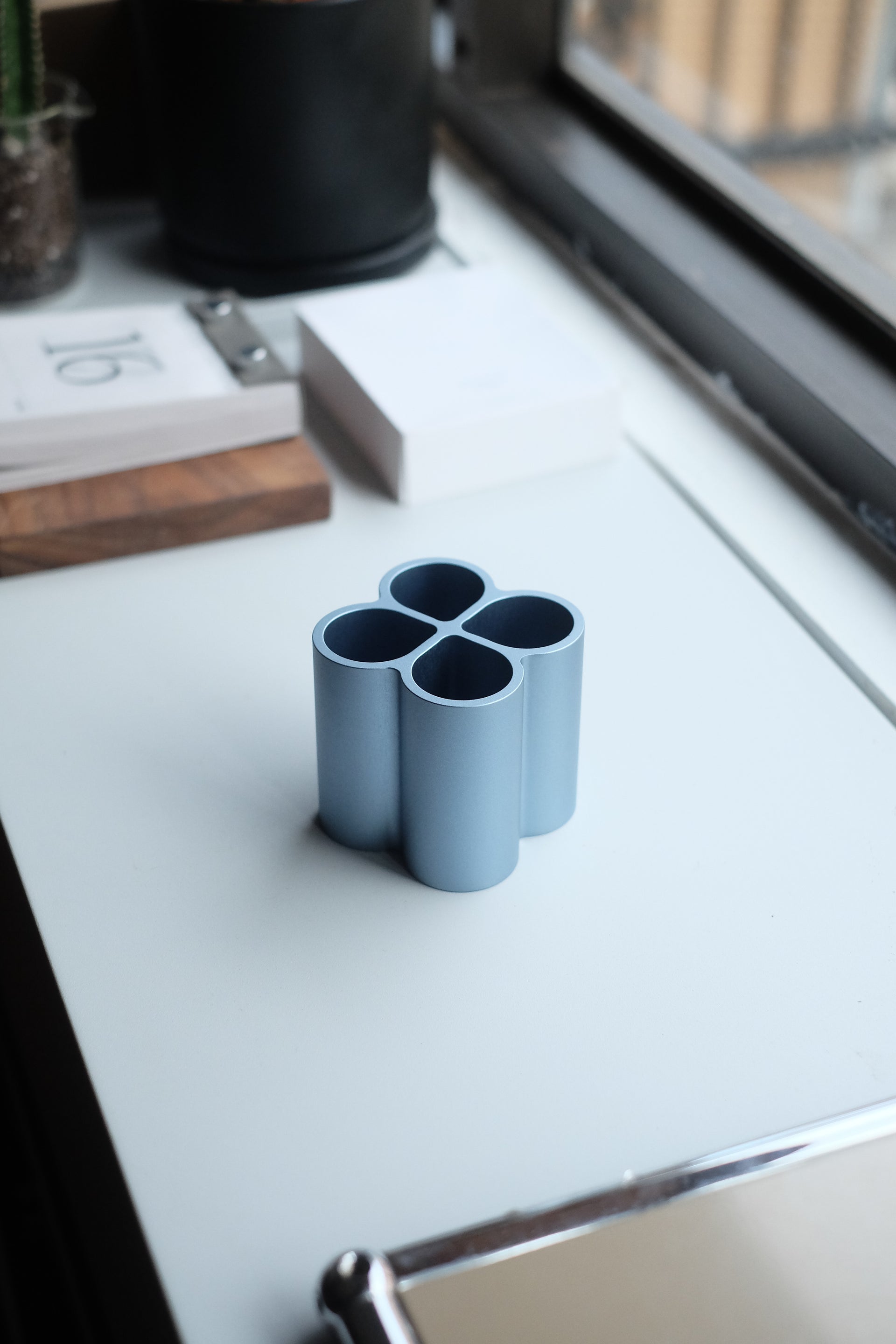 Loop Vase by Material Made