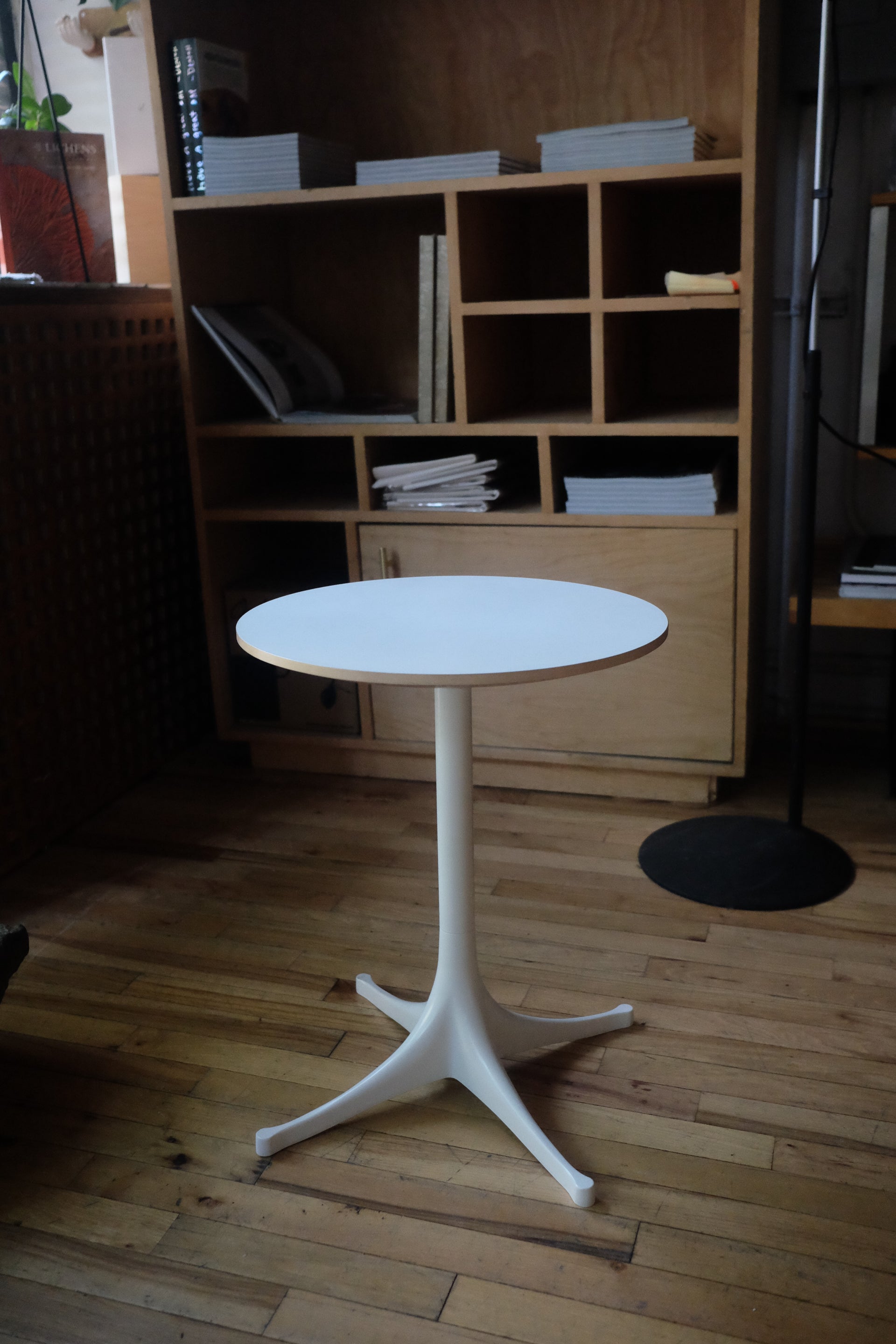 Pedestal Side table by George Nelson for Herman Miller