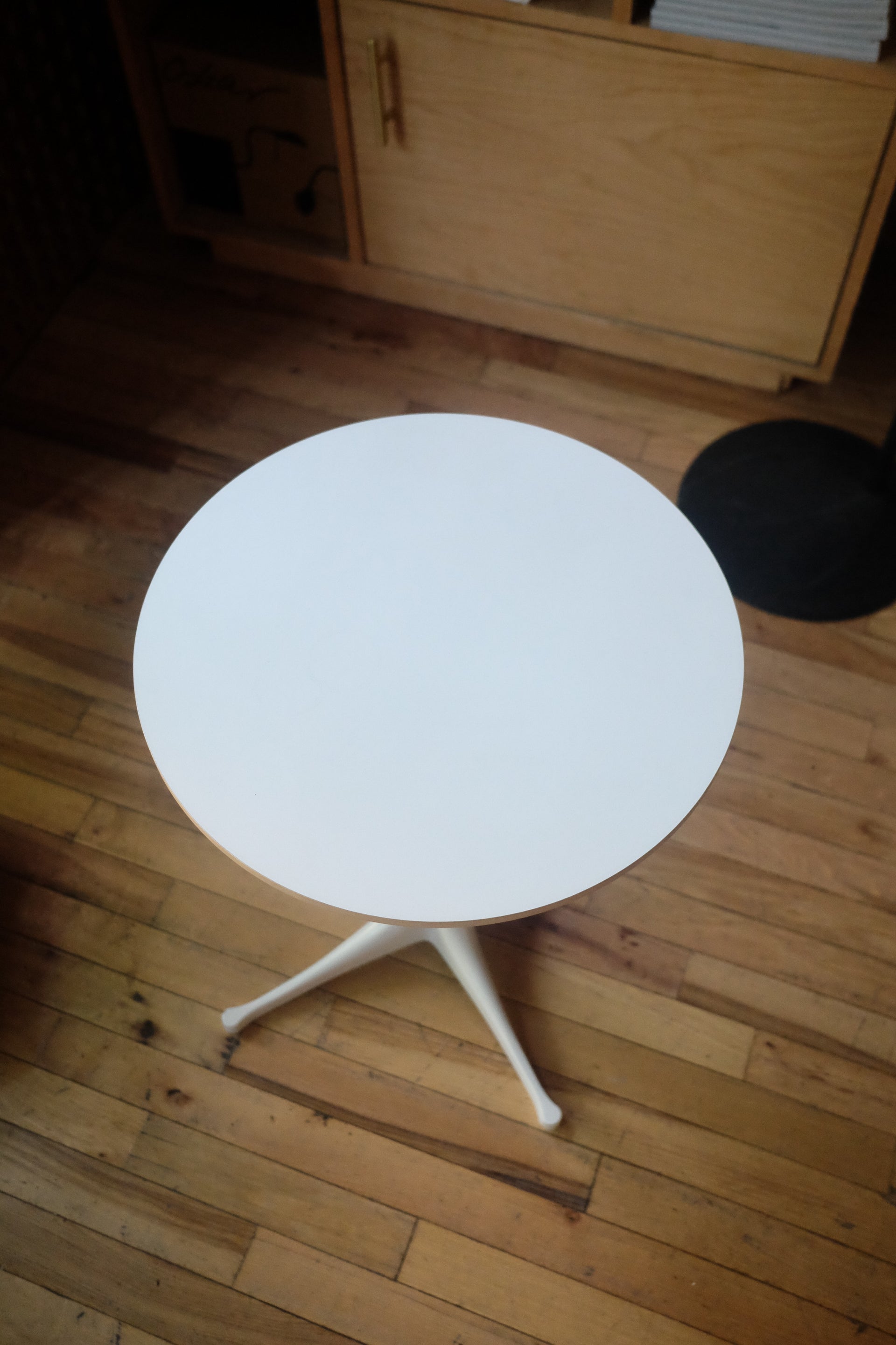 Pedestal Side table by George Nelson for Herman Miller
