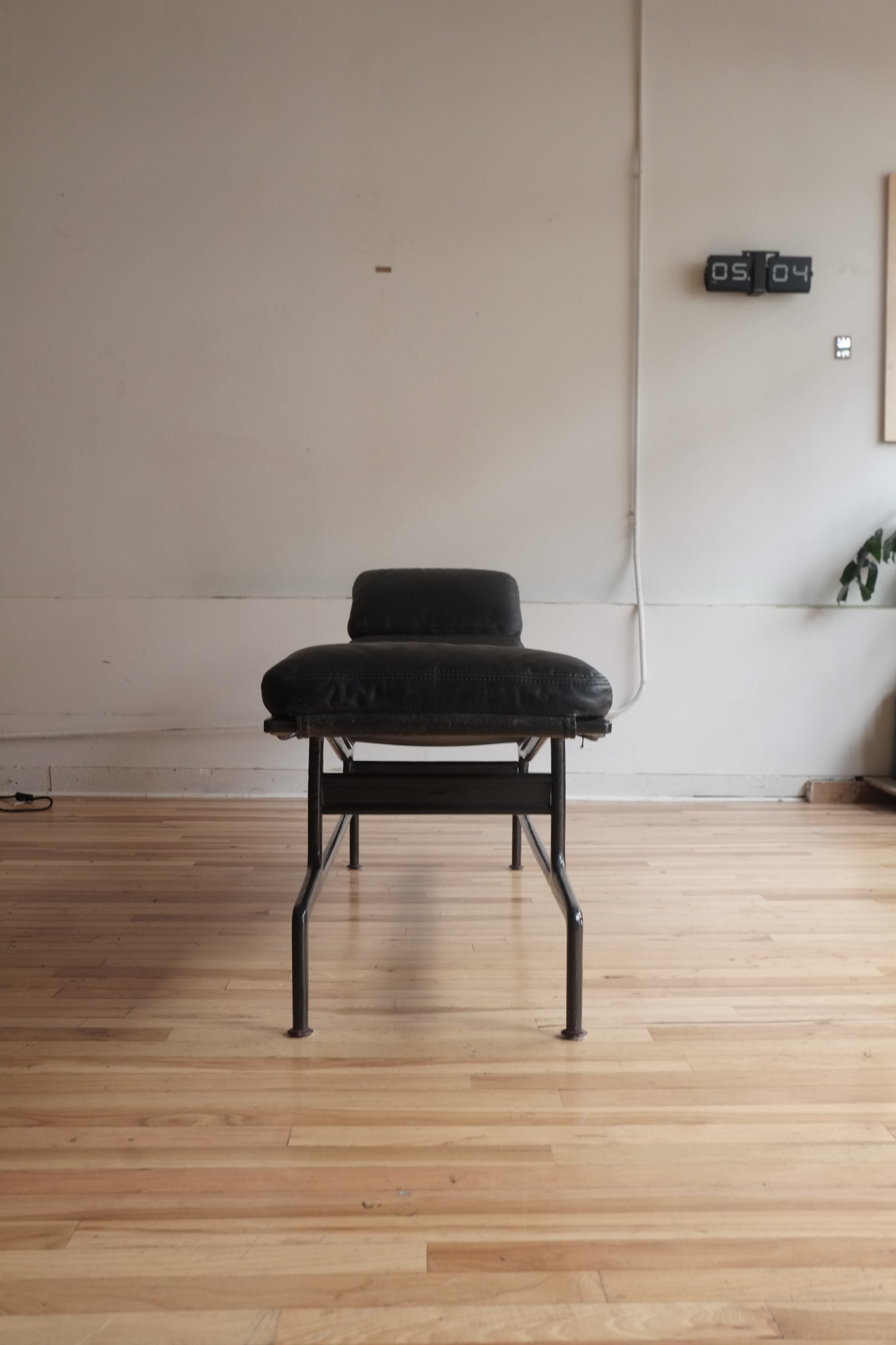 Eames ES106 chaise for Herman Milller