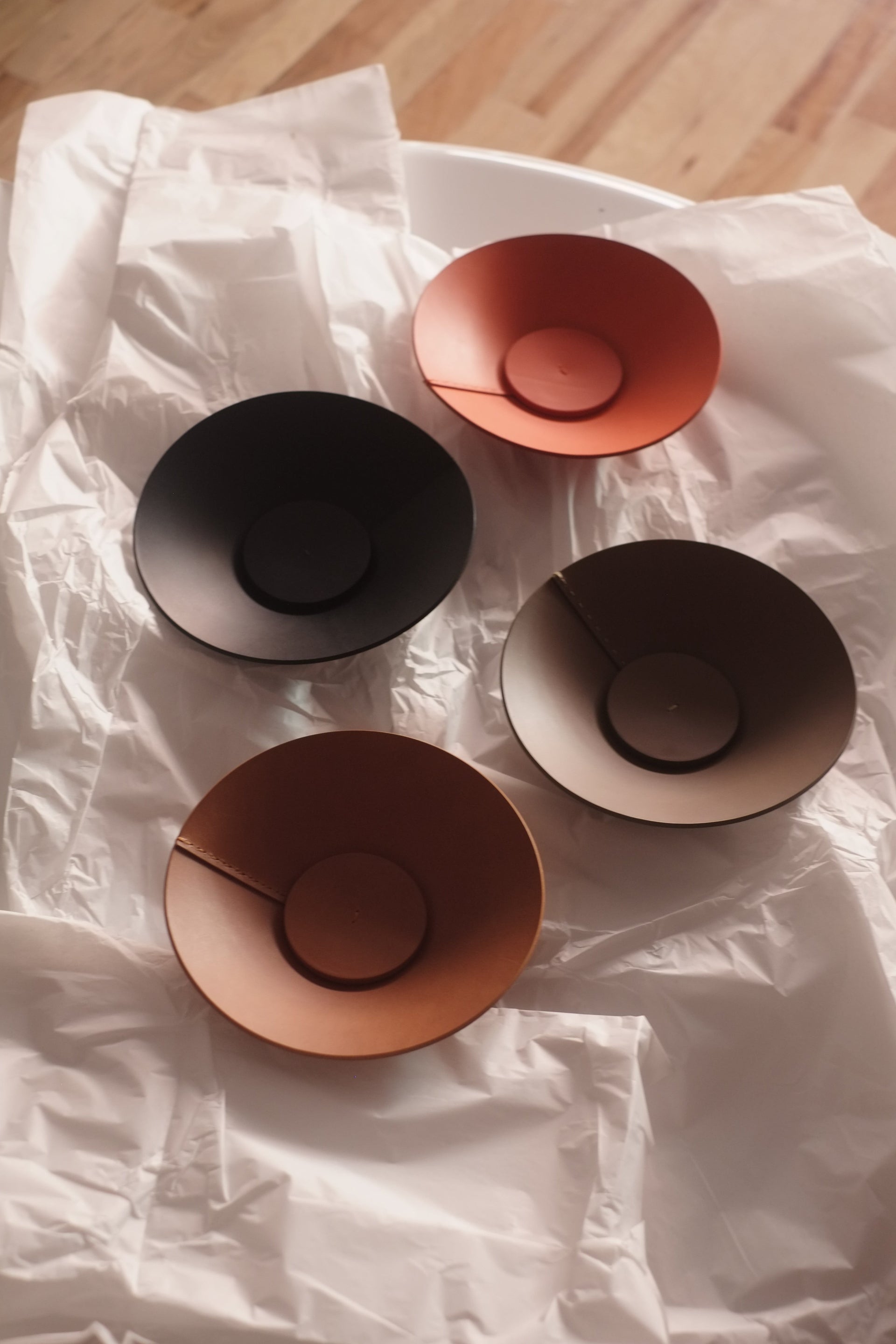 Round Tray B