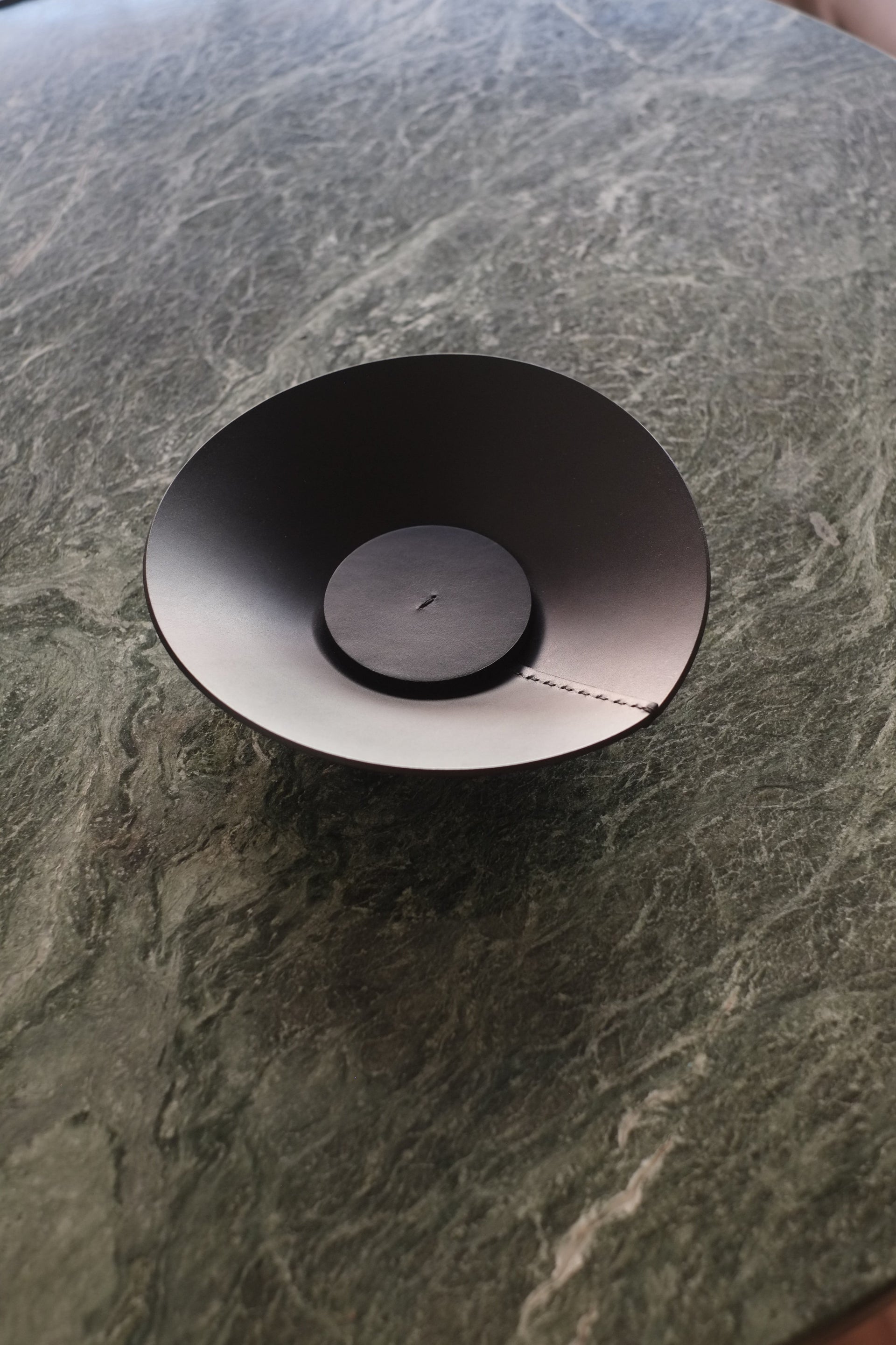 Round Tray B