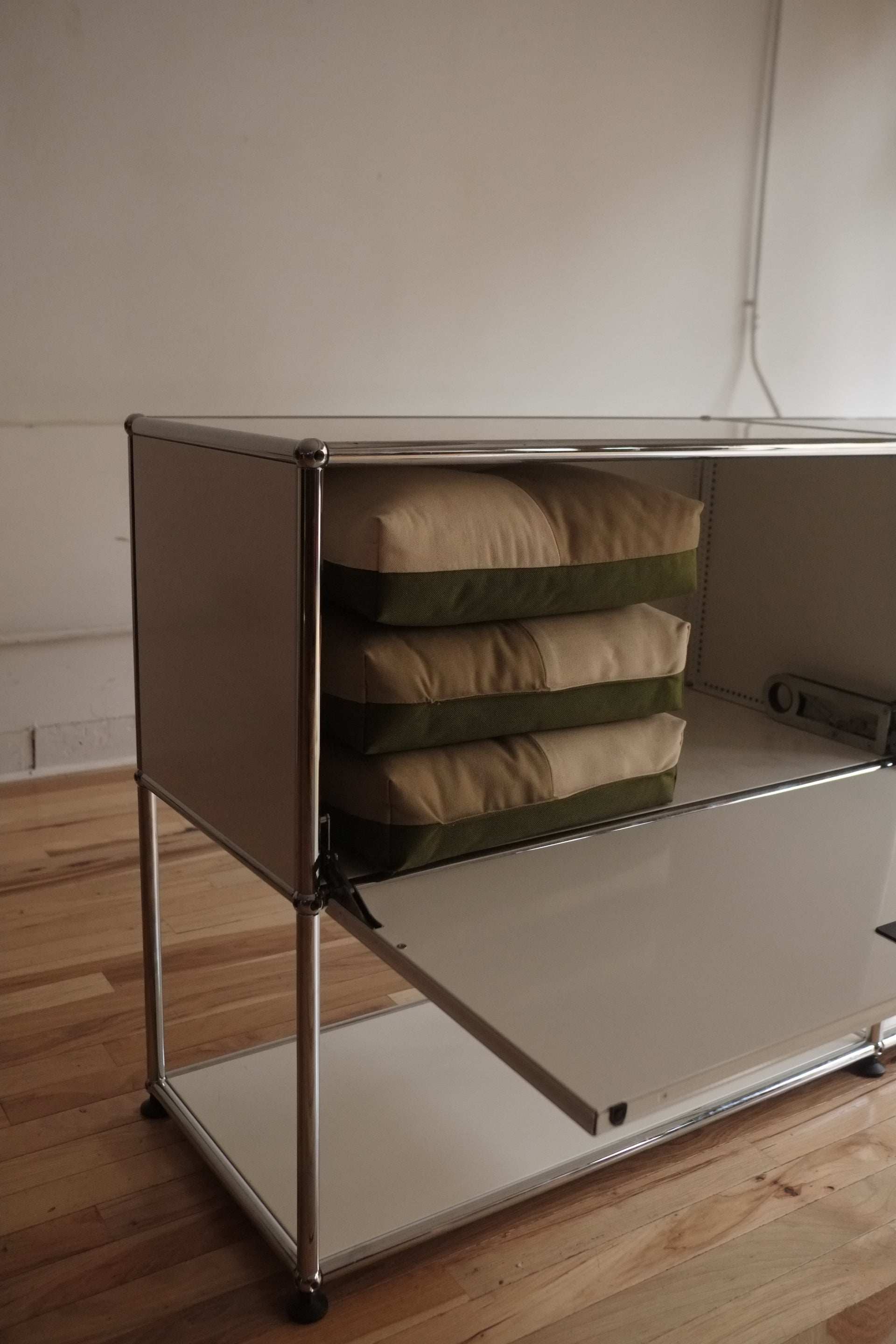 USM Haller 2x2 Unit - White