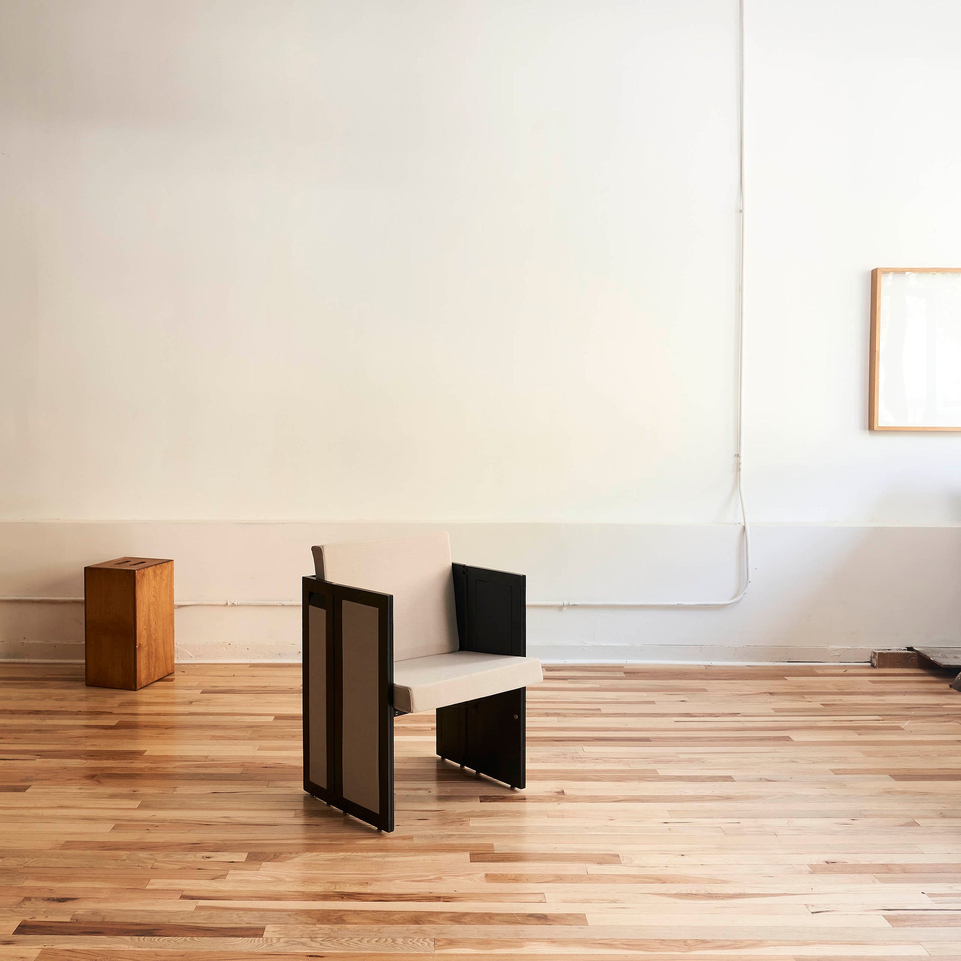 Rent: Unknown Folding Chair