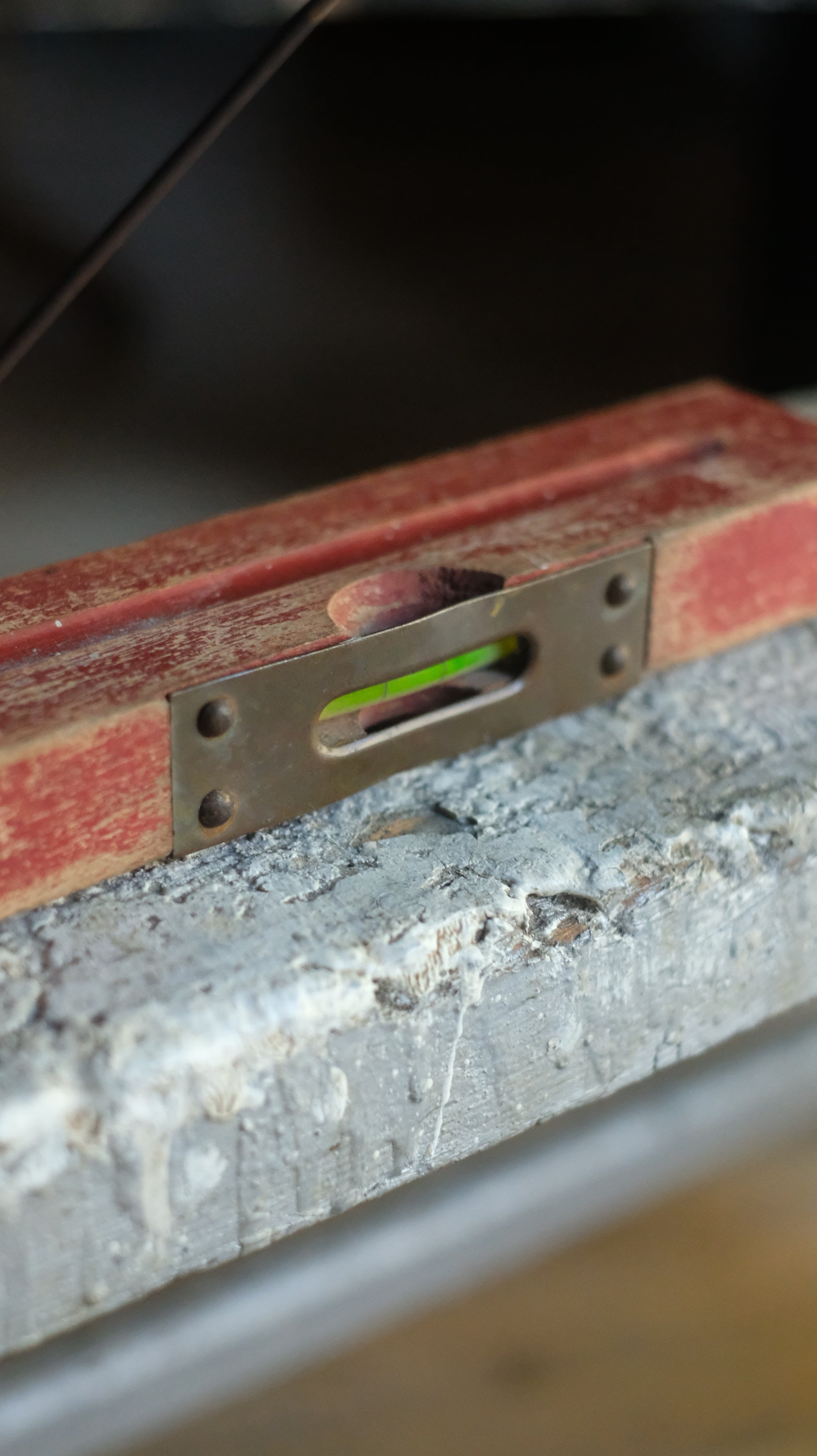 Level Incense Holder (2025) by Émily Godin