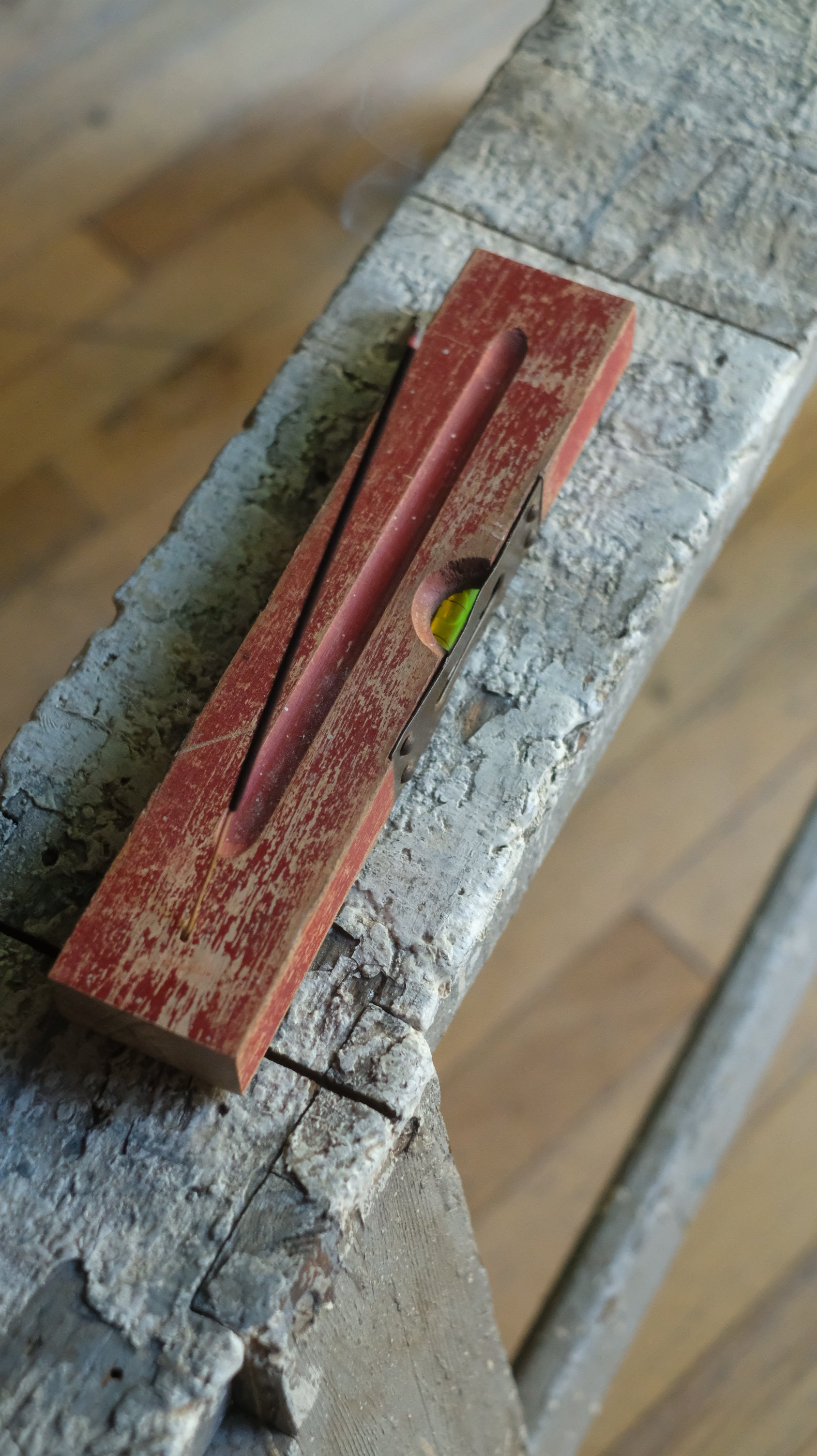 Level Incense Holder (2025) by Émily Godin