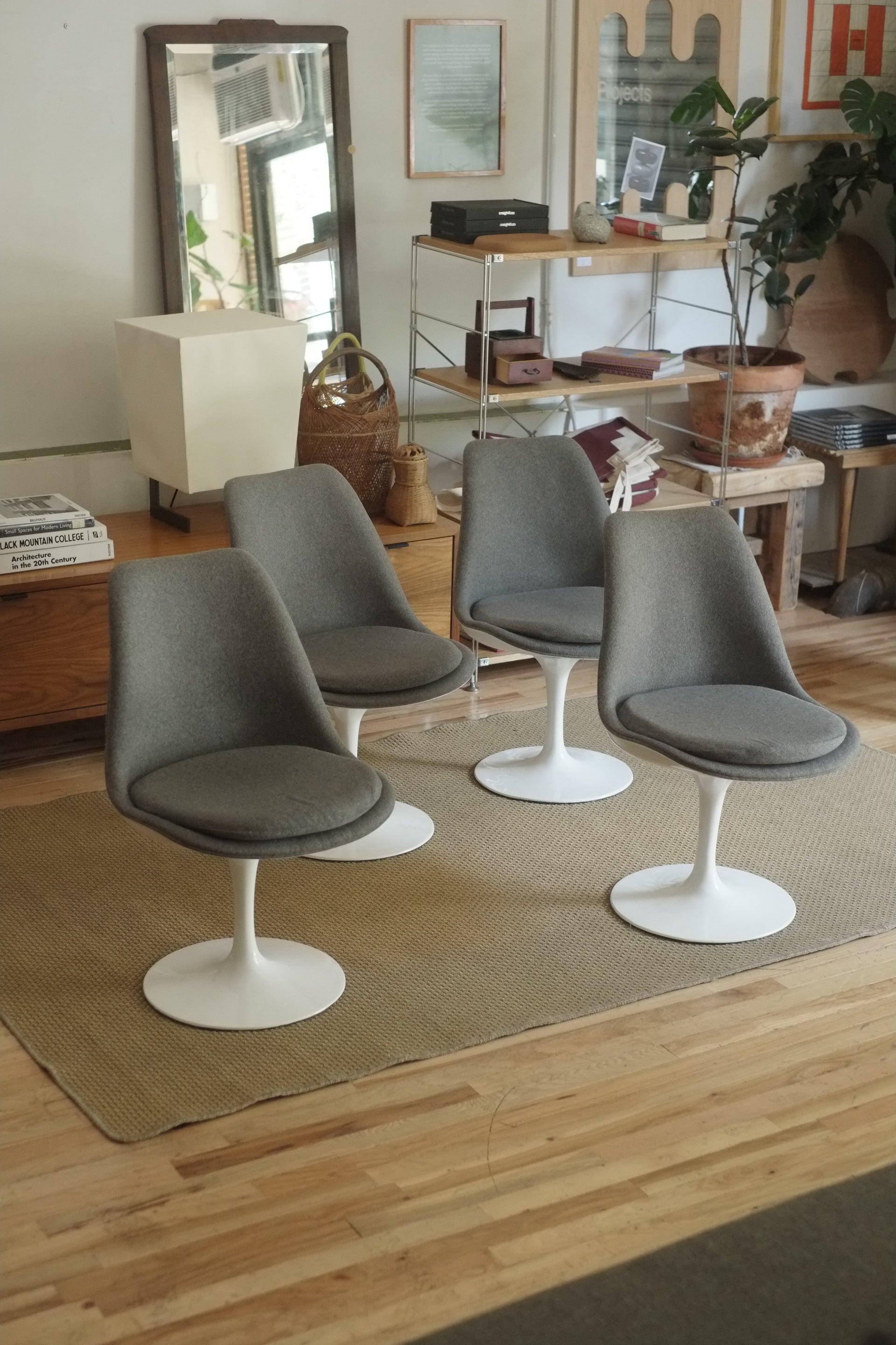 Saarinen Tulip Side Chairs by Eero Saarinen for Knoll