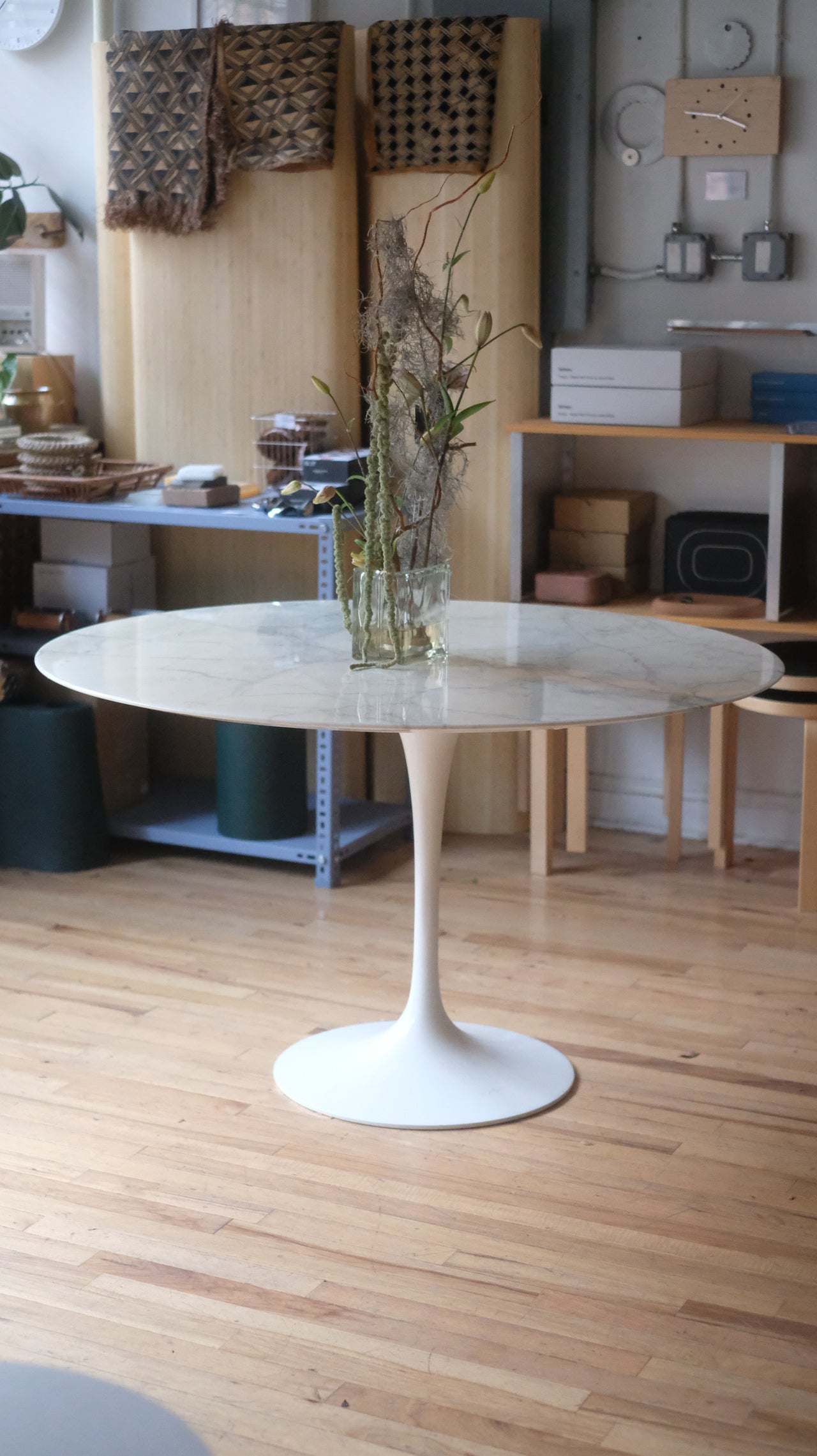 47” Saarinen Tulip Dining Table by Knoll