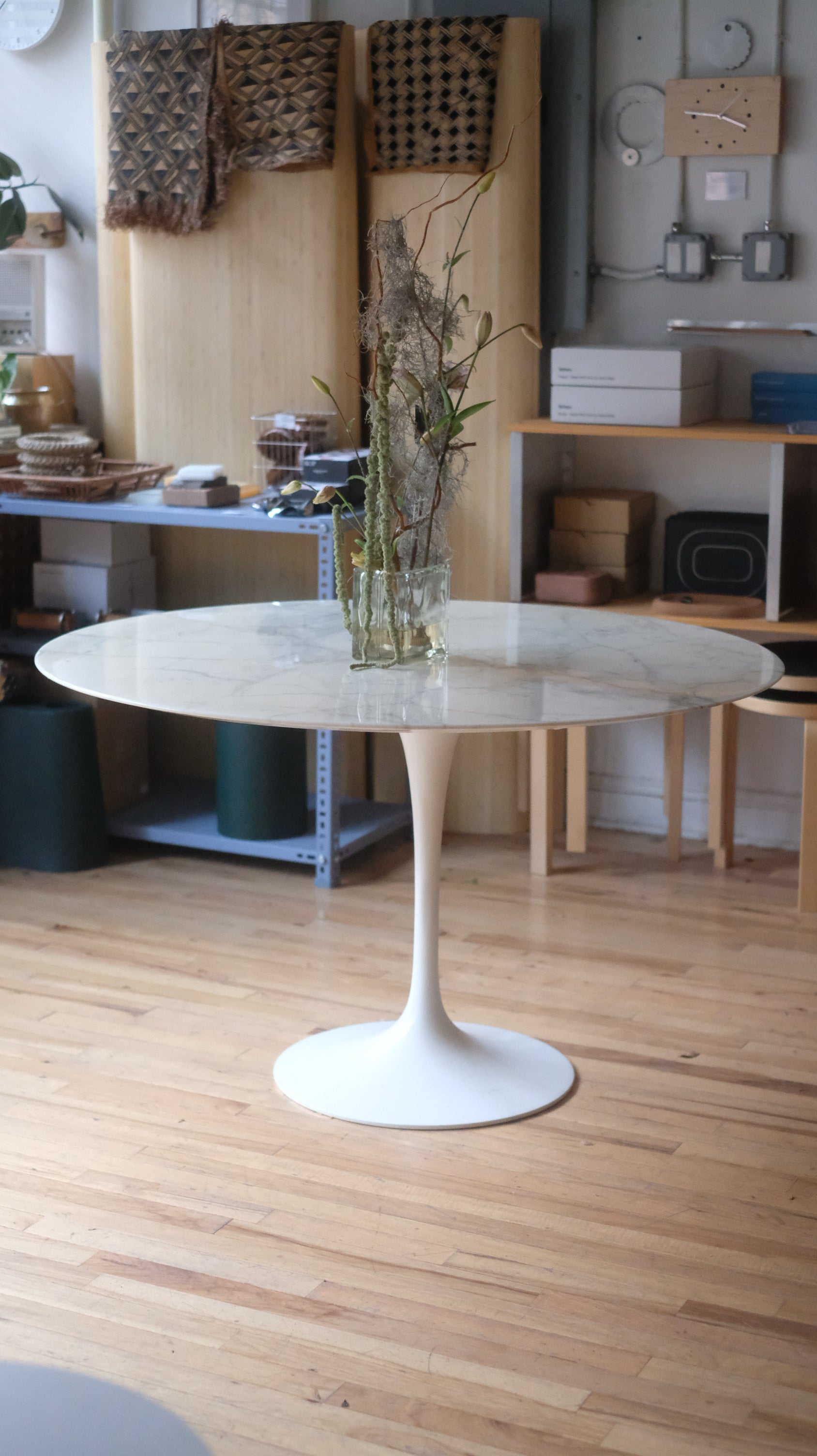 47” Saarinen Tulip Dining Table by Knoll