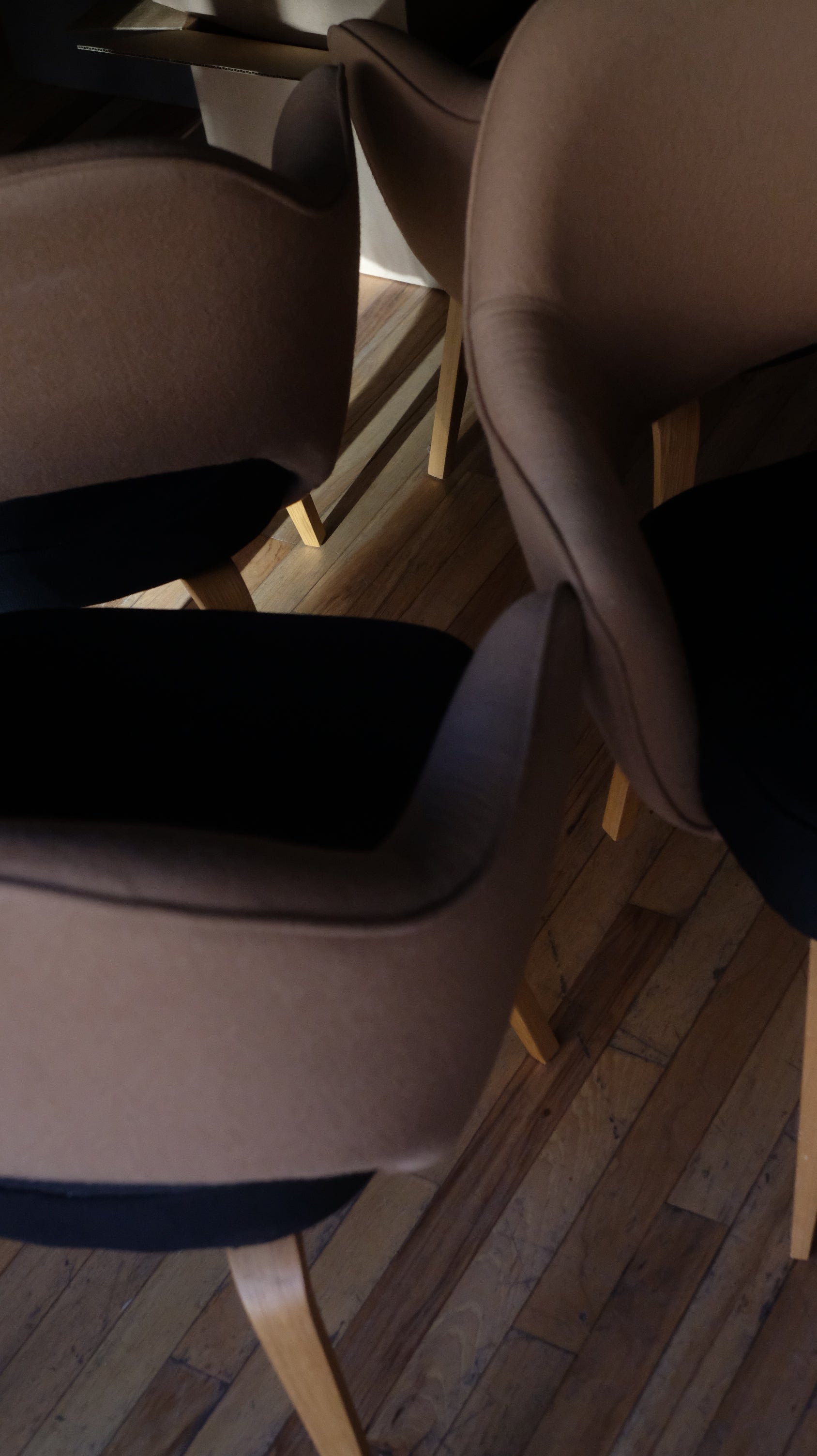 Saarinen Executive Arm Chair by Knoll (Price Per)