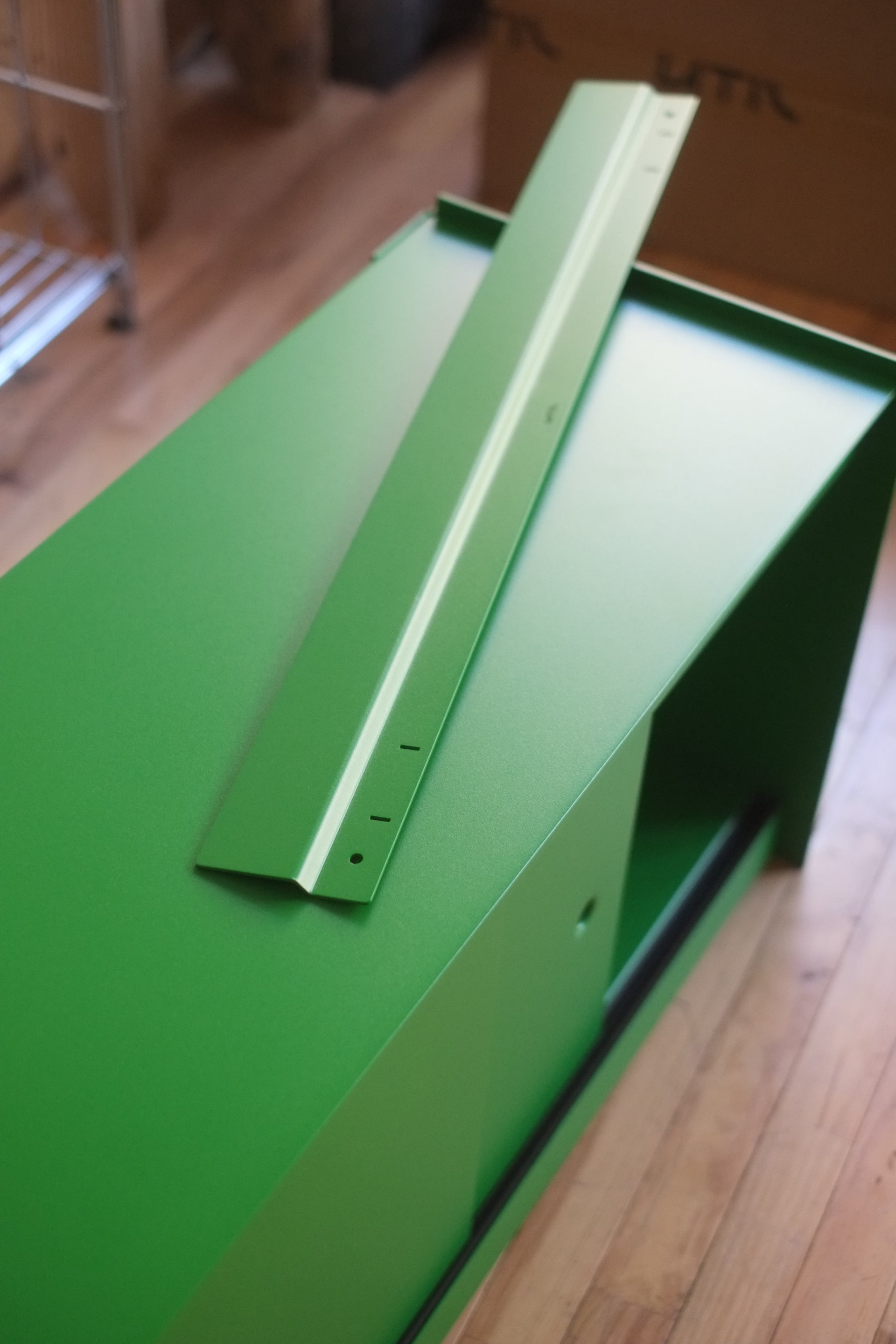 (B-stock/Floor Sample) Plié Wall Mount w/ Doors 90cm / 35.5in
