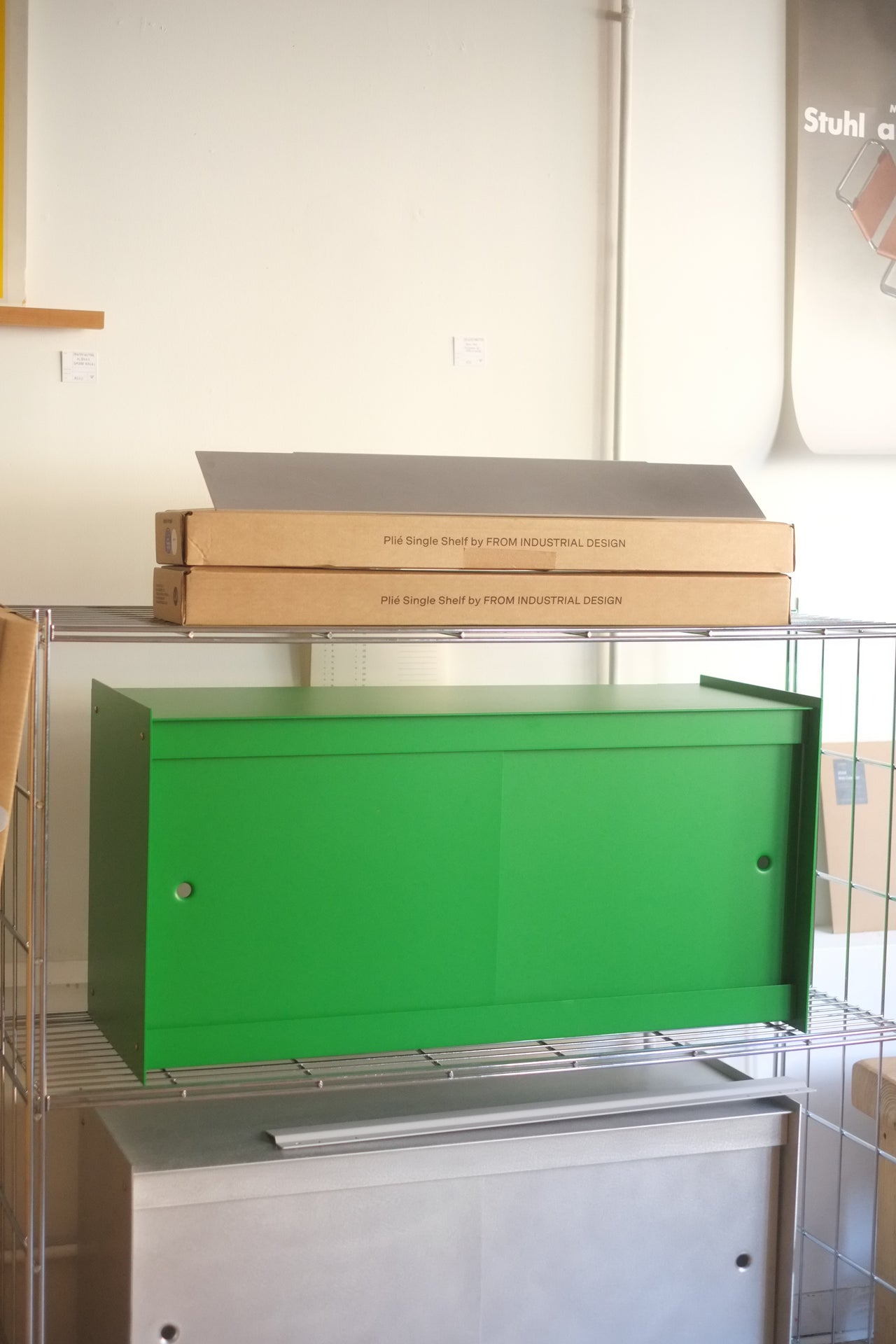(B-stock/Floor Sample) Plié Wall Mount w/ Doors 90cm / 35.5in