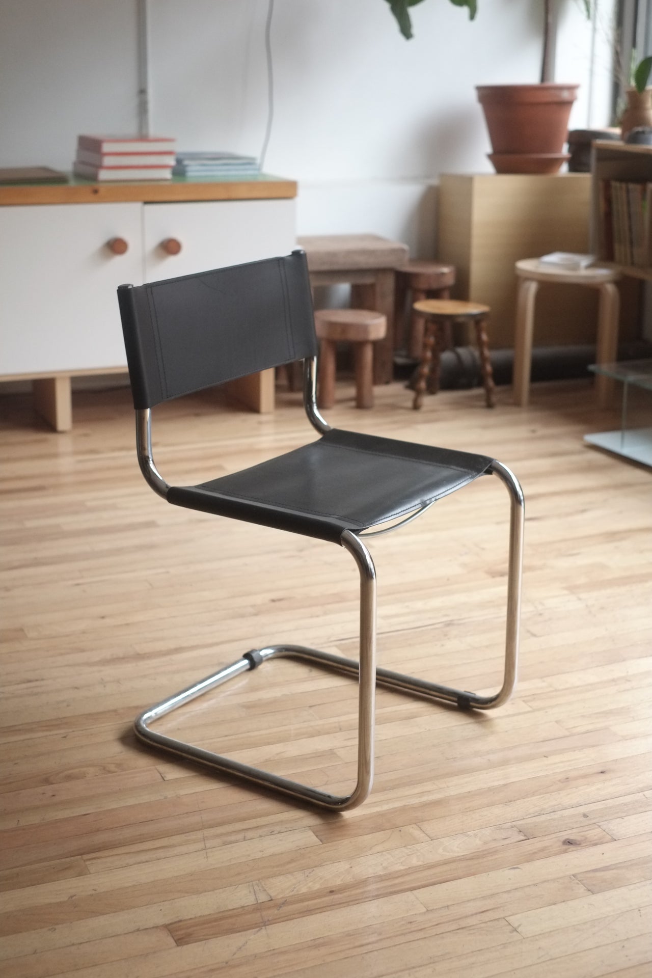 (B-Stock) MART STAM CANTILEVER SIDE CHAIR