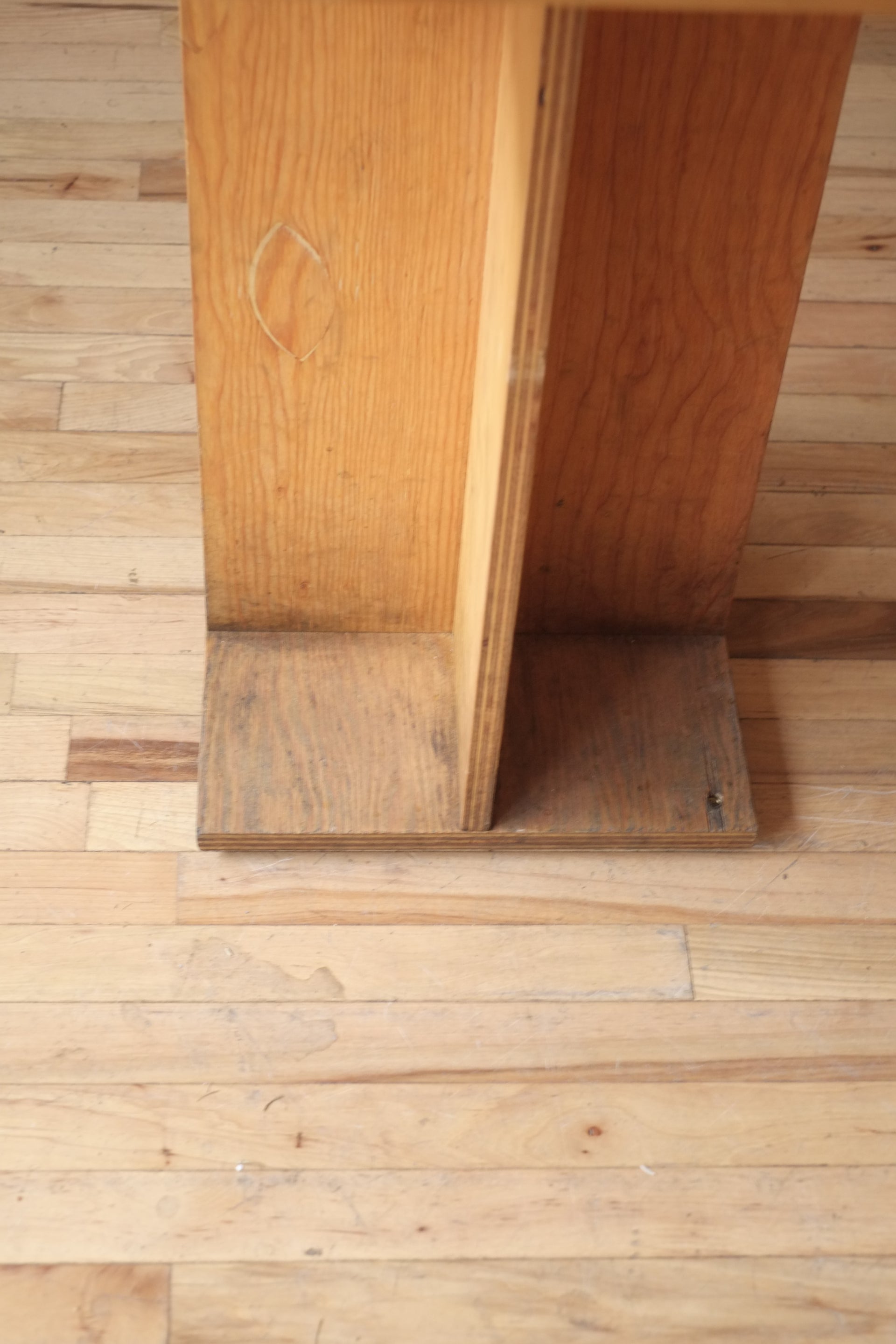 Plywood Pedestal Bistro Tables (Eggshell)