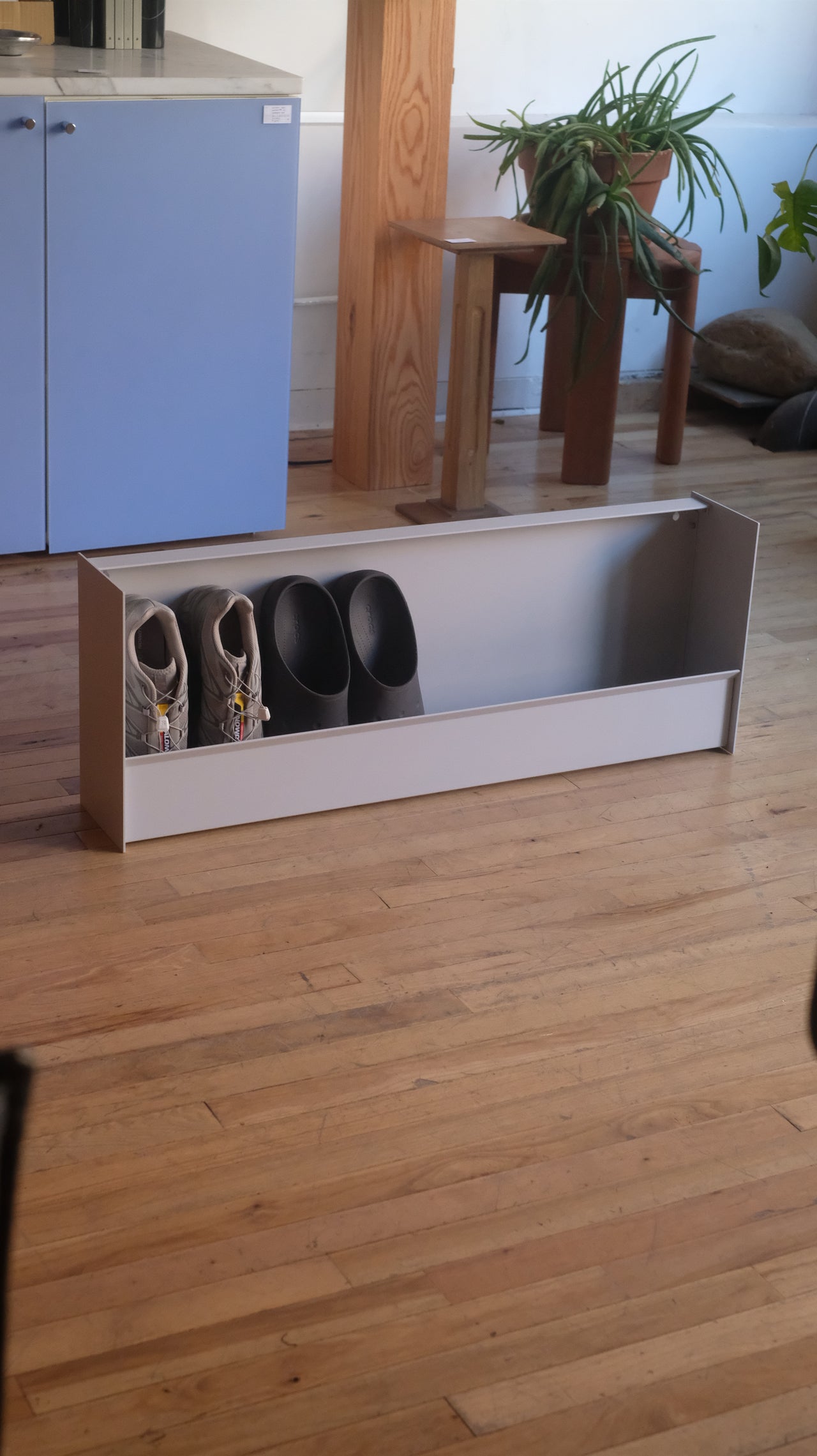 UTIL x Jak Shoe Rack in (Light Grey)