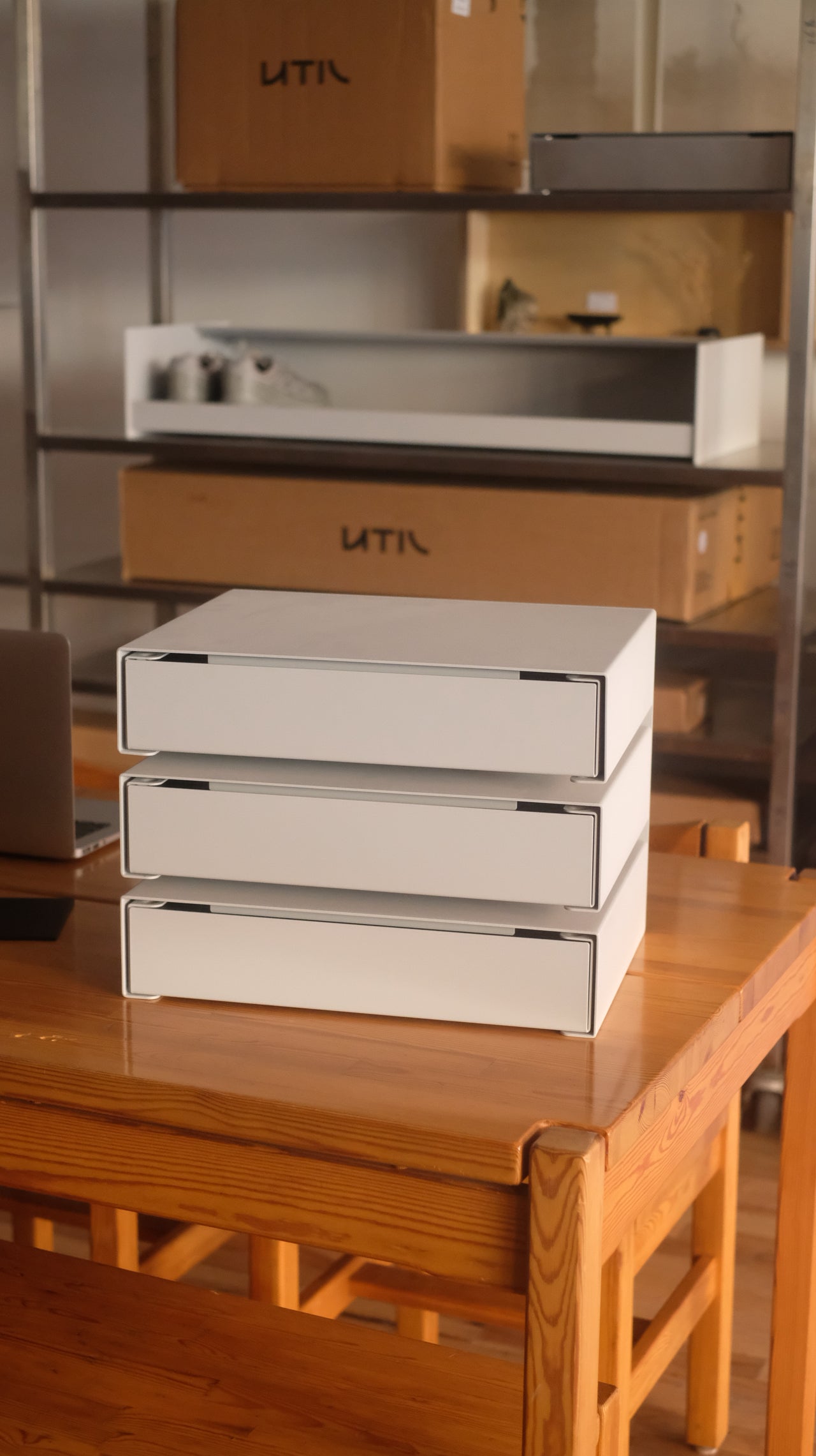 KGT Wall Unit 3 (Light Grey)