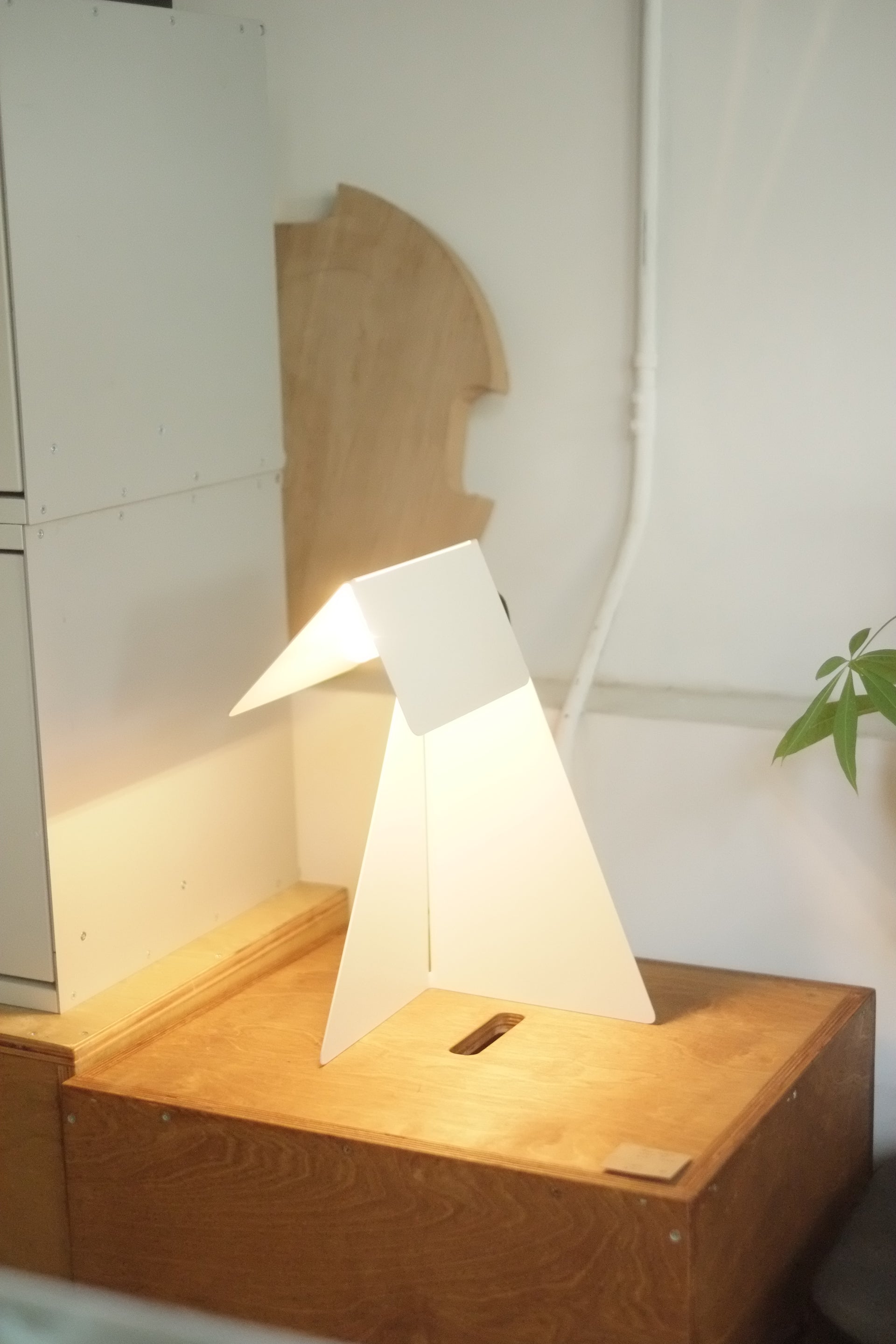 Split Lamp by Alvaro Ucha Rodriguez (BONE)
