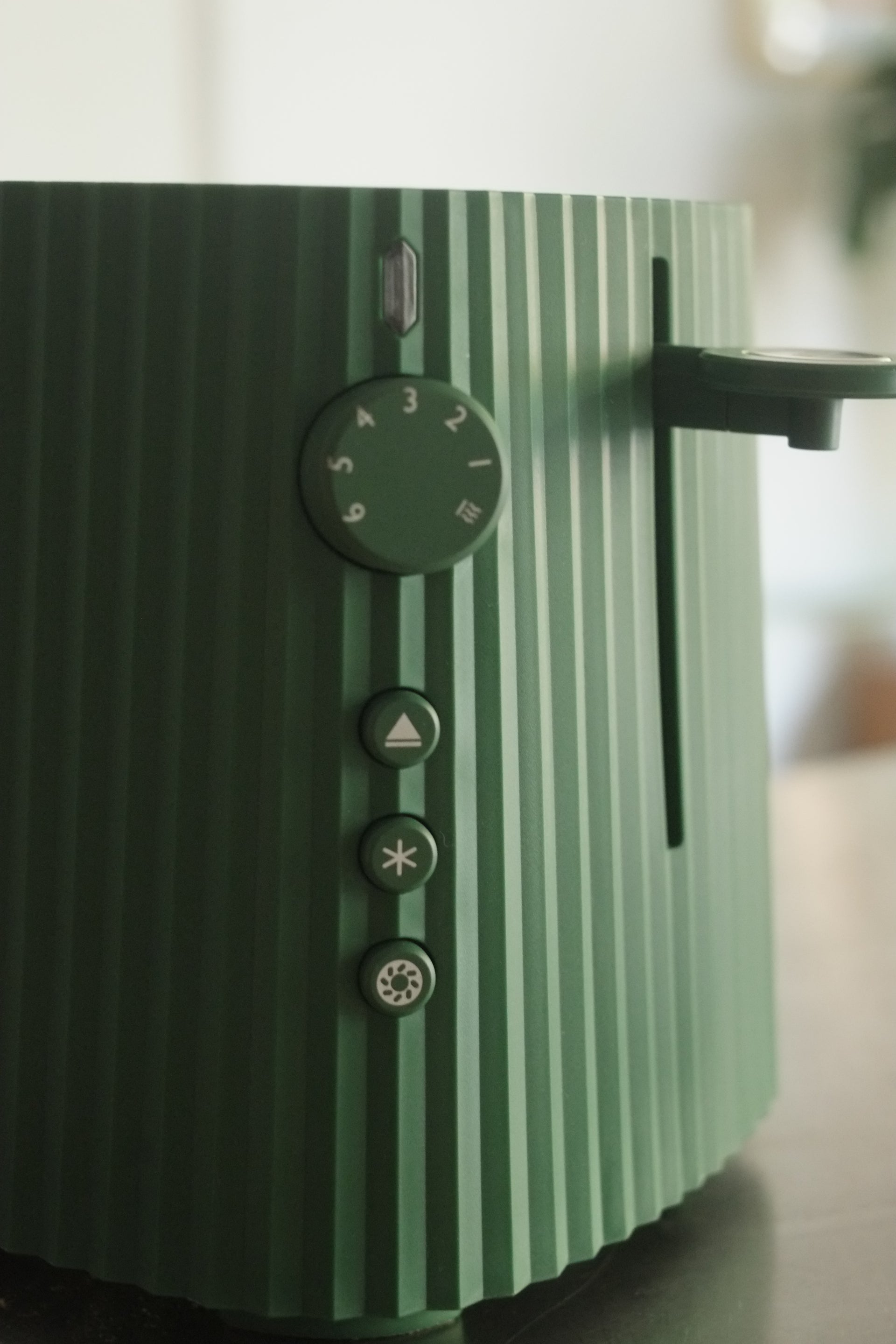 Plissé ELECTRIC Toaster by Michele De Lucchi for Alessi (Green)