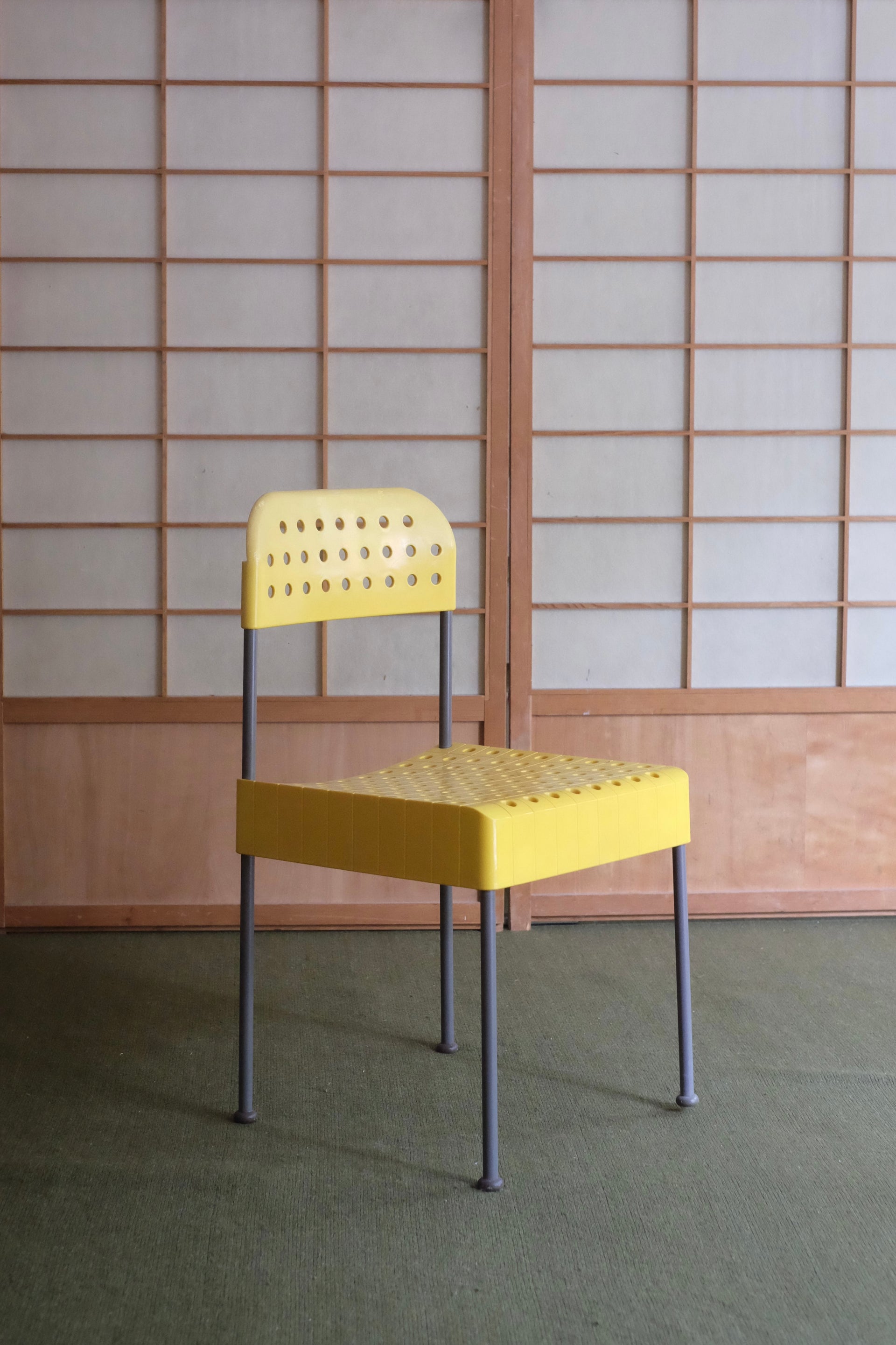 RENT: BOX CHAIR BY ENZO MARI