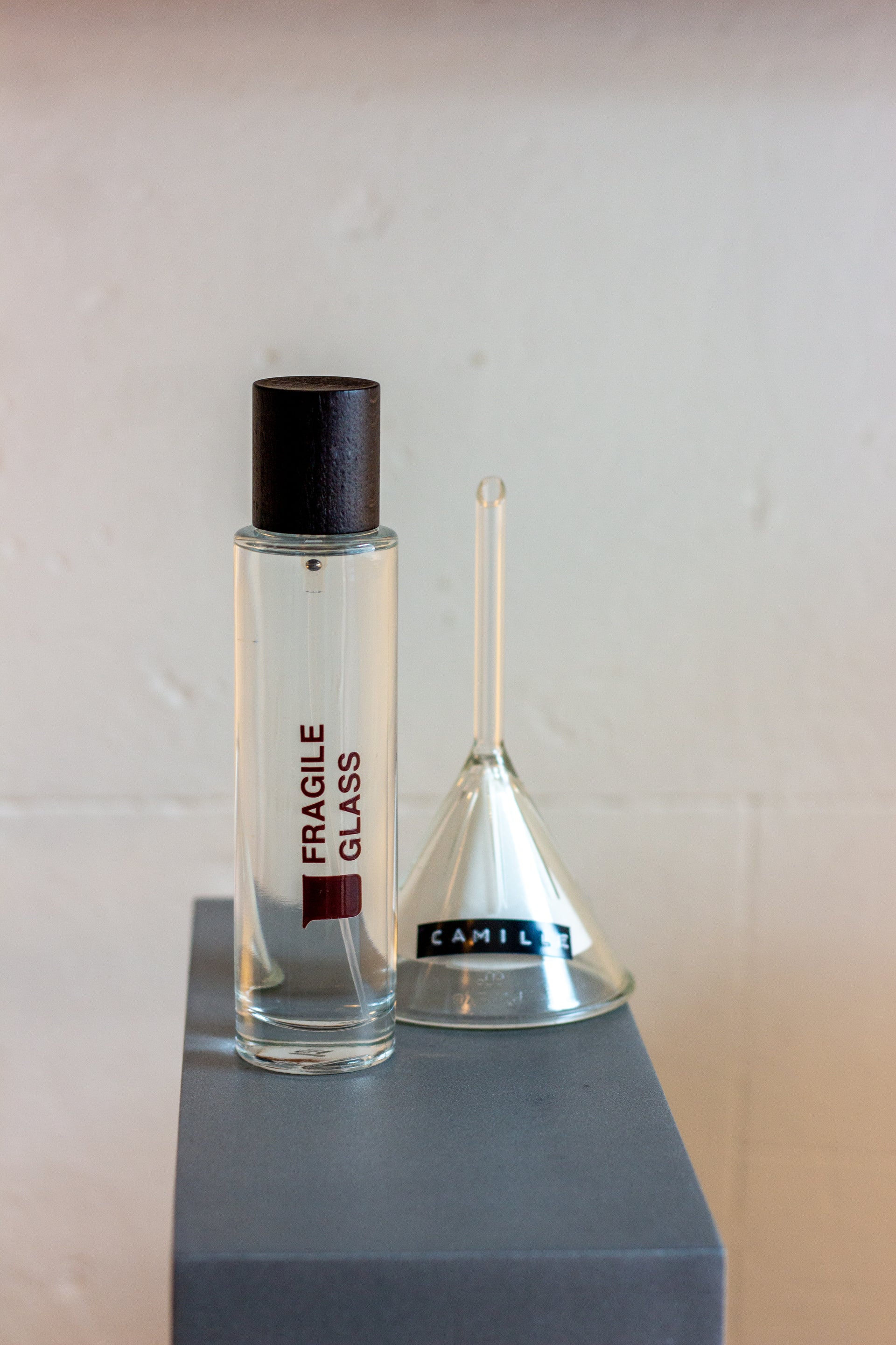 FRAGILE GLASS Interior Spray