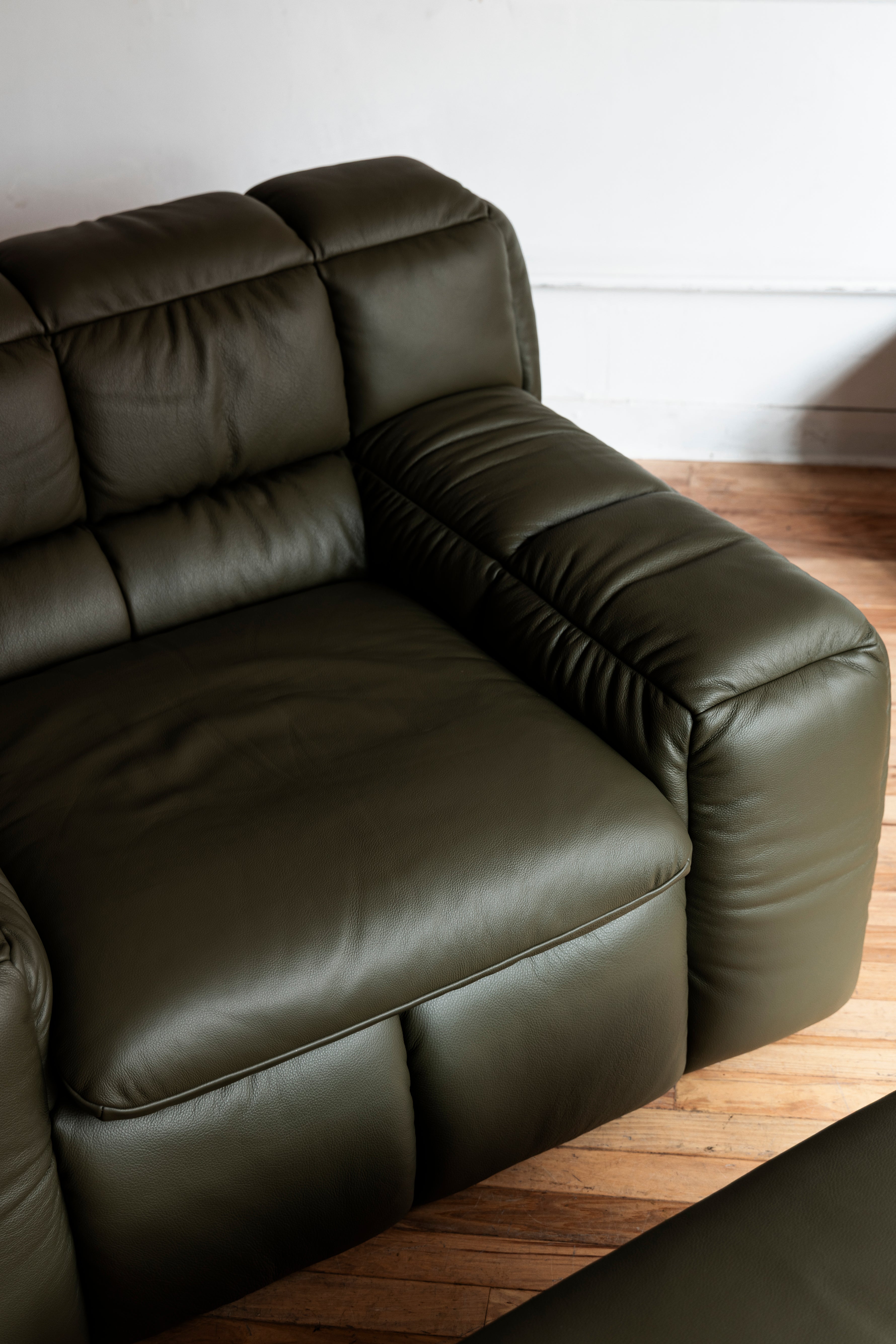 ZE Lounge Chair BY LICHEN NYC FOR KARIMOKU (Olive Leather) - lichennyc