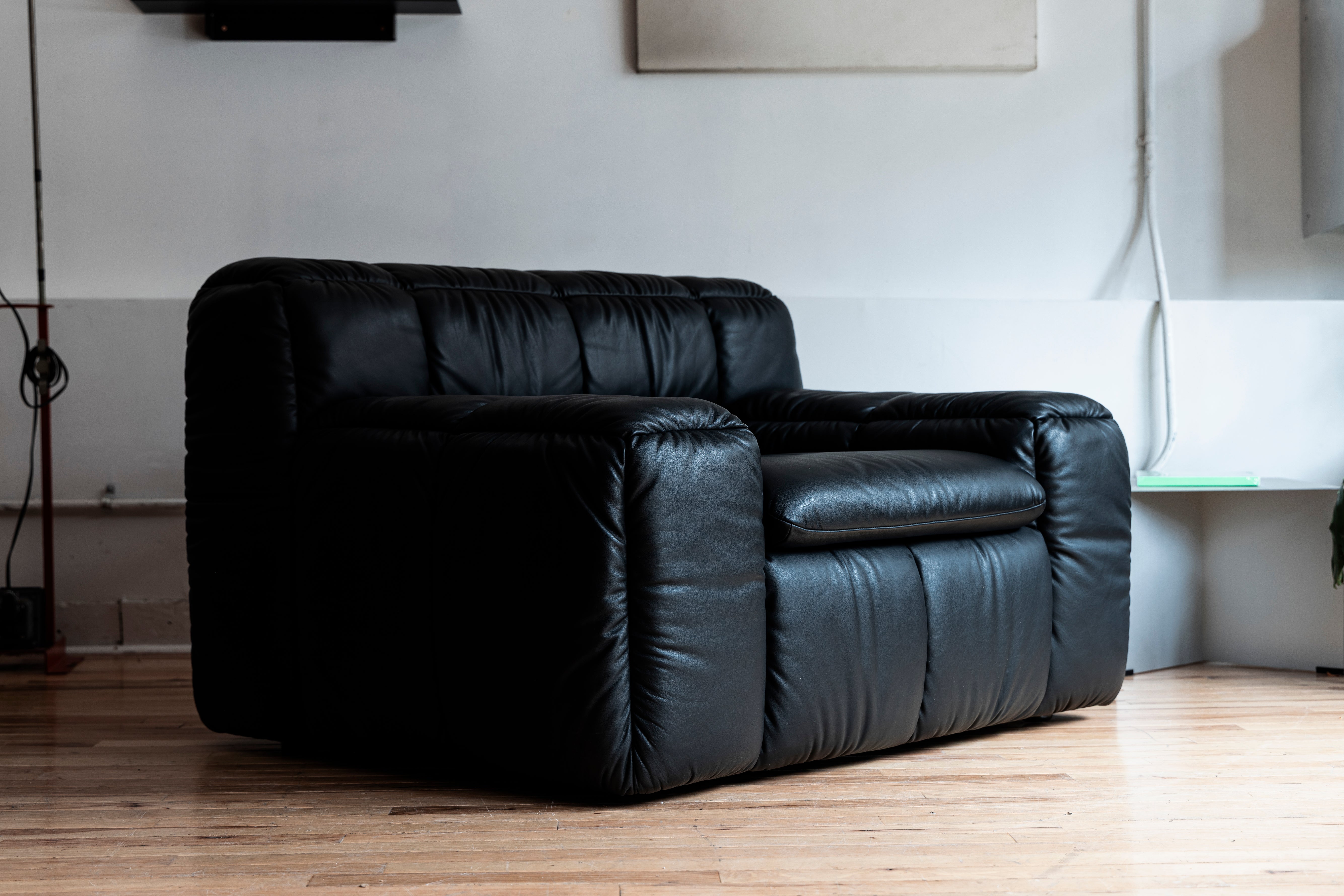 ZE Lounge Chair BY LICHEN NYC FOR KARIMOKU (Black Leather) - lichennyc