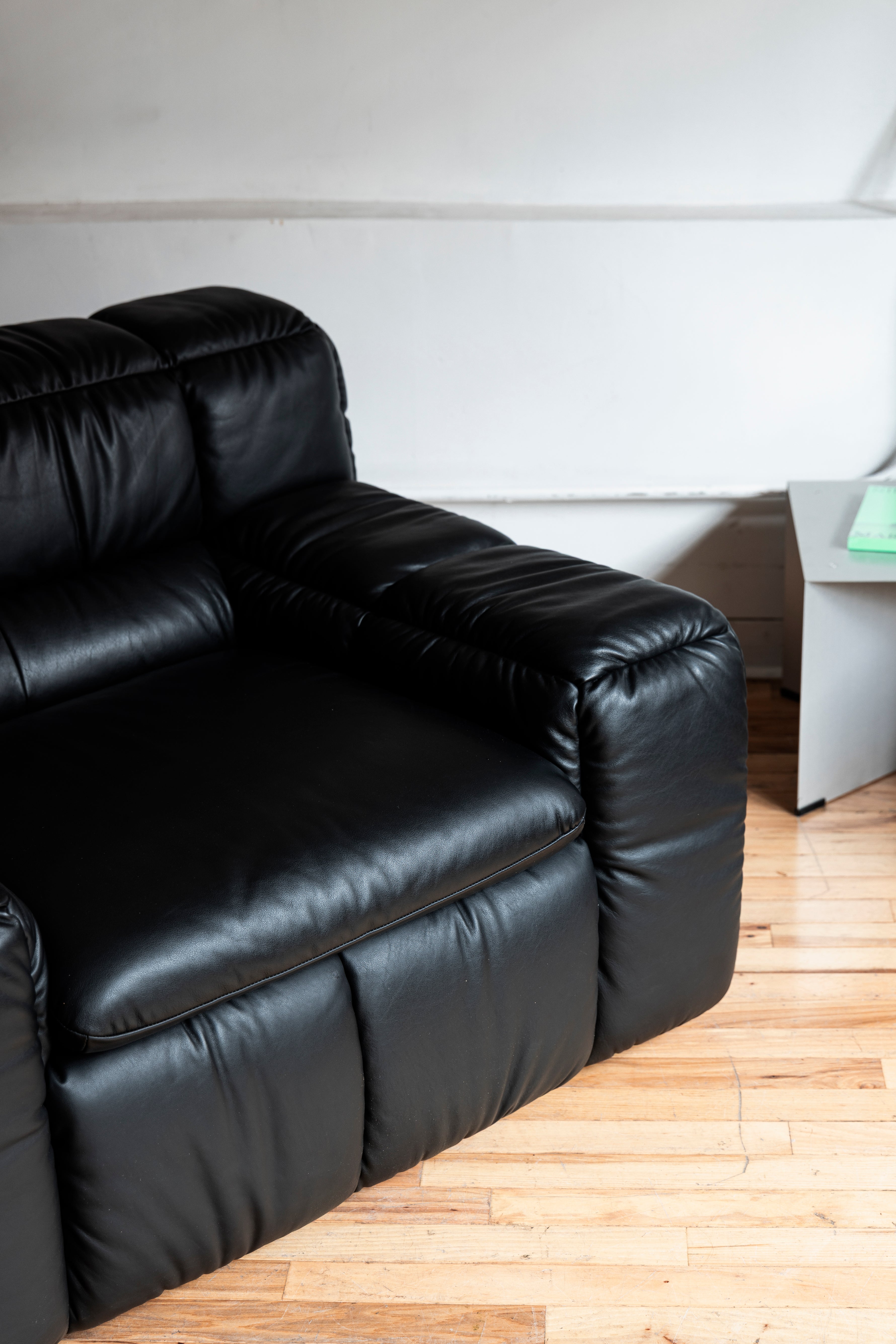 ZE Lounge Chair BY LICHEN NYC FOR KARIMOKU (Black Leather) - lichennyc