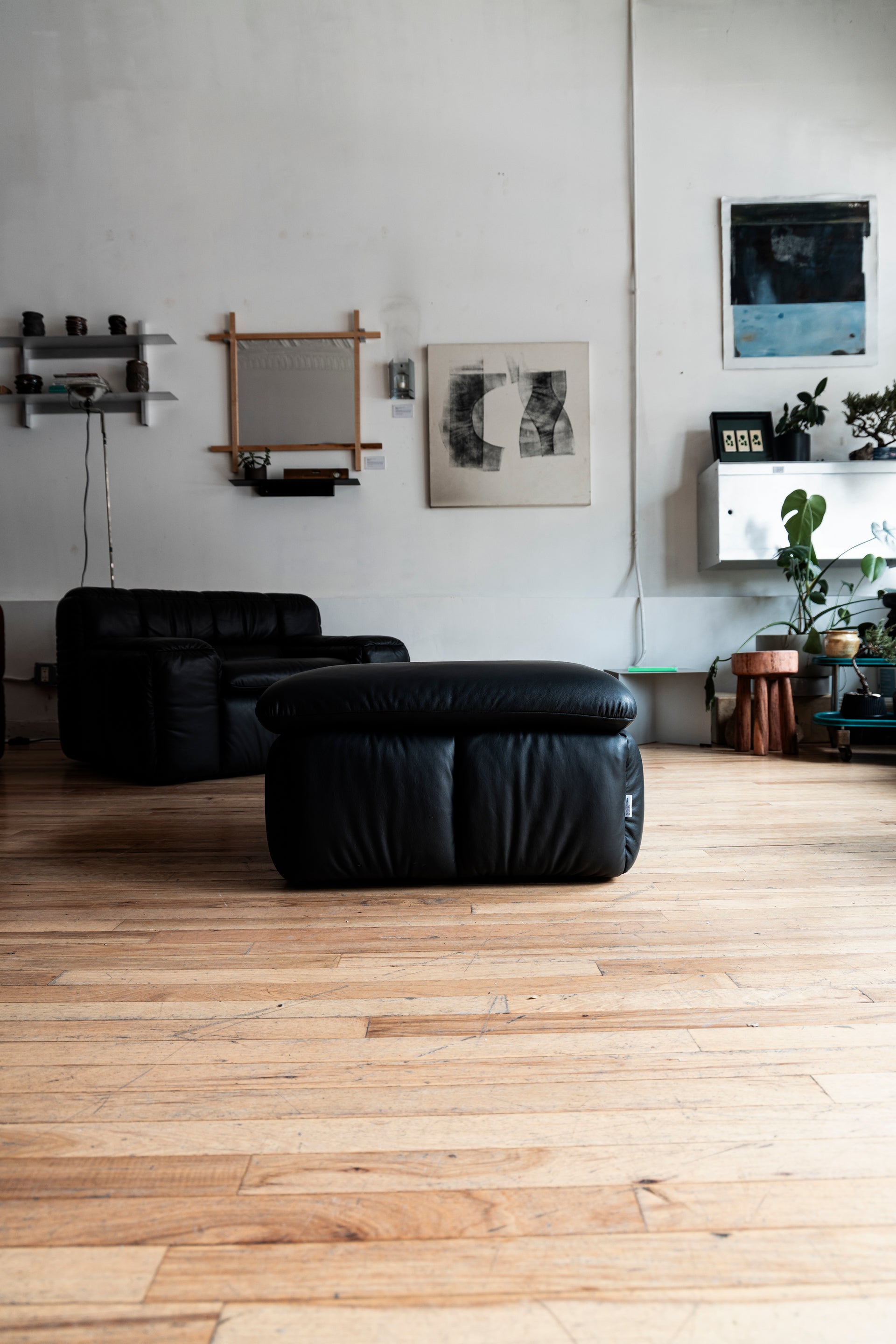 ZE Ottoman BY LICHEN NYC FOR KARIMOKU (Black Leather)