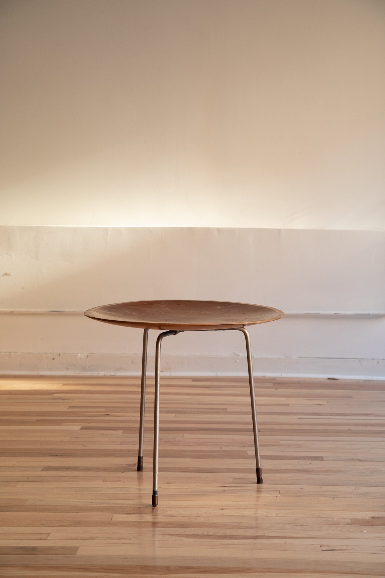 Rent: Tripod Side table