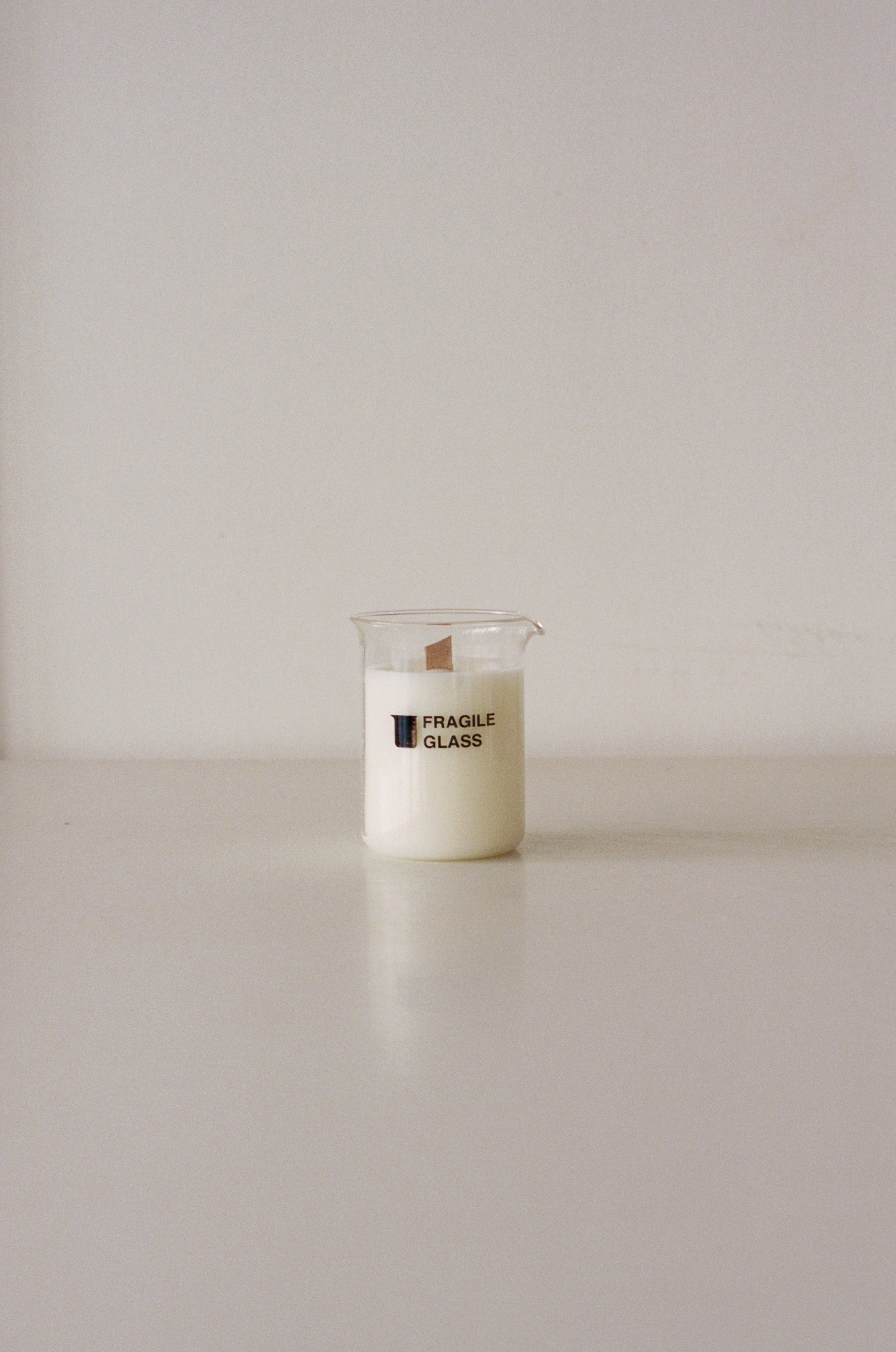 FRAGILE GLASS 'SMELL #2' CANDLE