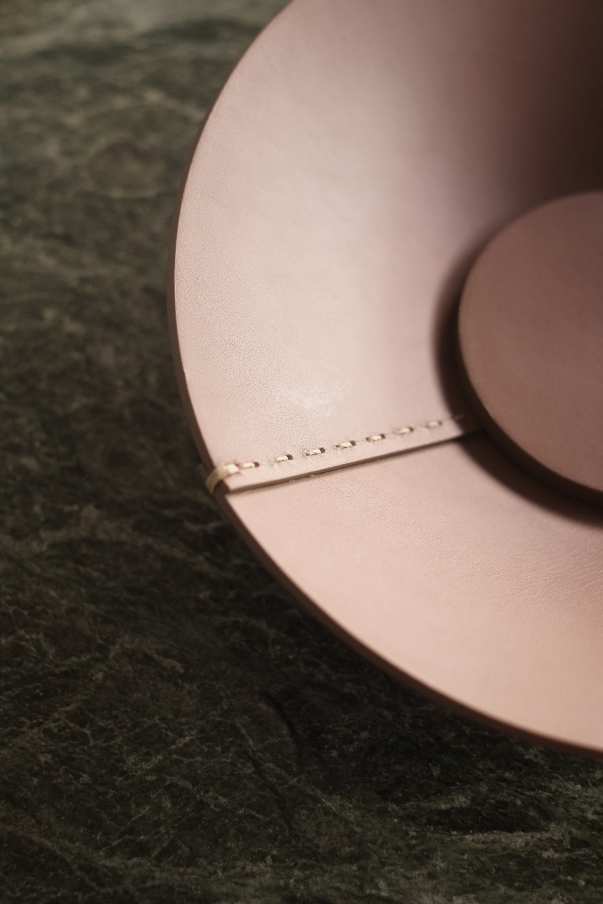 Round Tray G