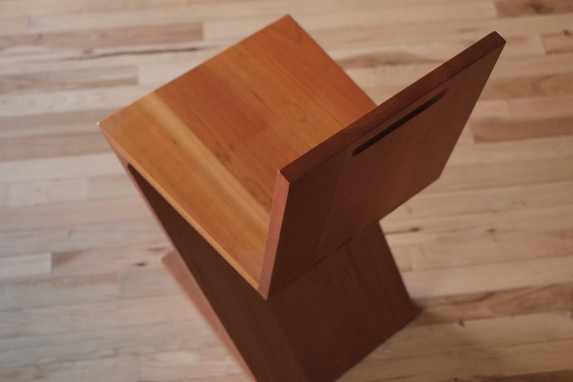 Rent: Zig Zag Chair by Gerrit T. Reitveld for Cassina