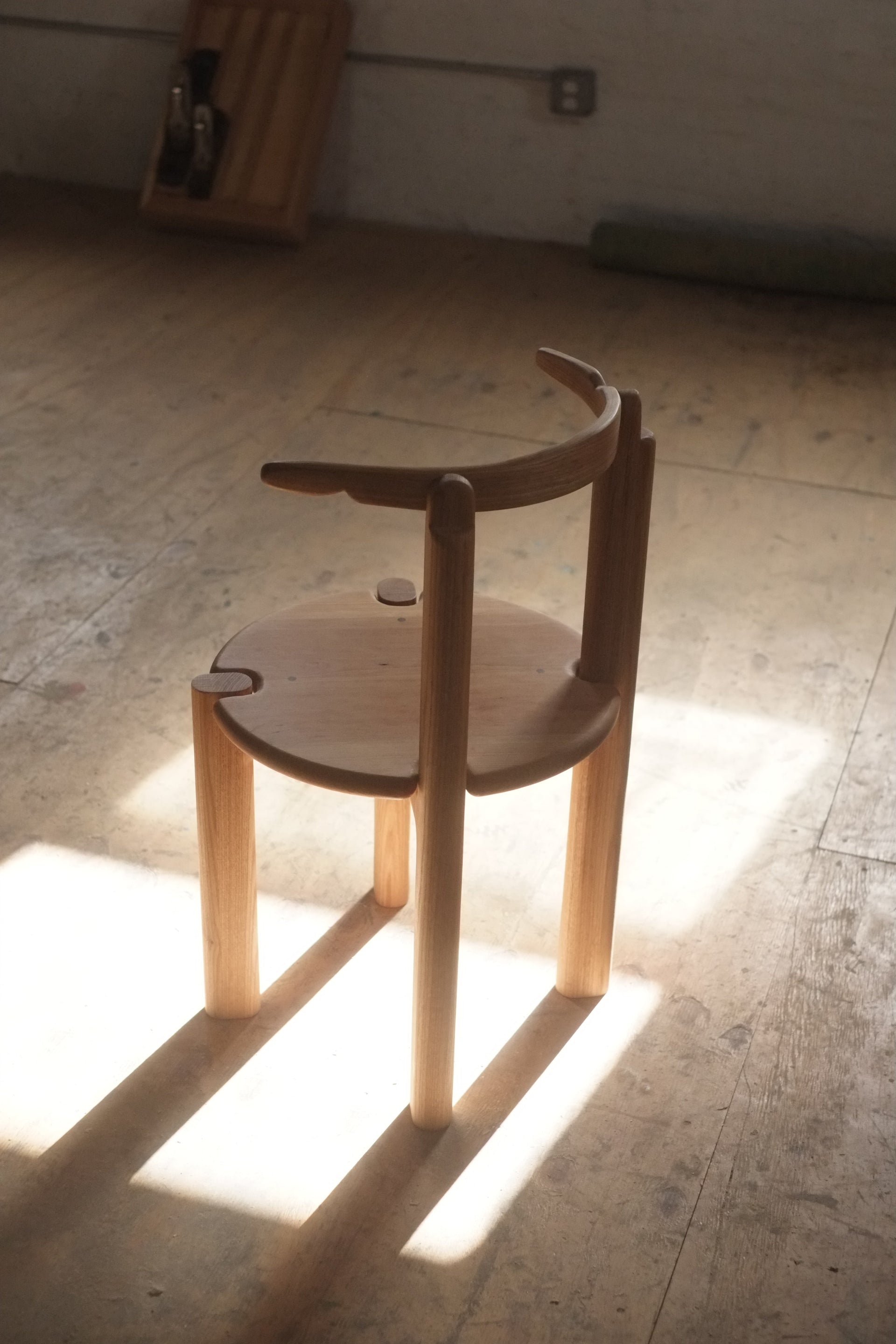 RENT: Zitsn 2 Chair by Aidan Elias